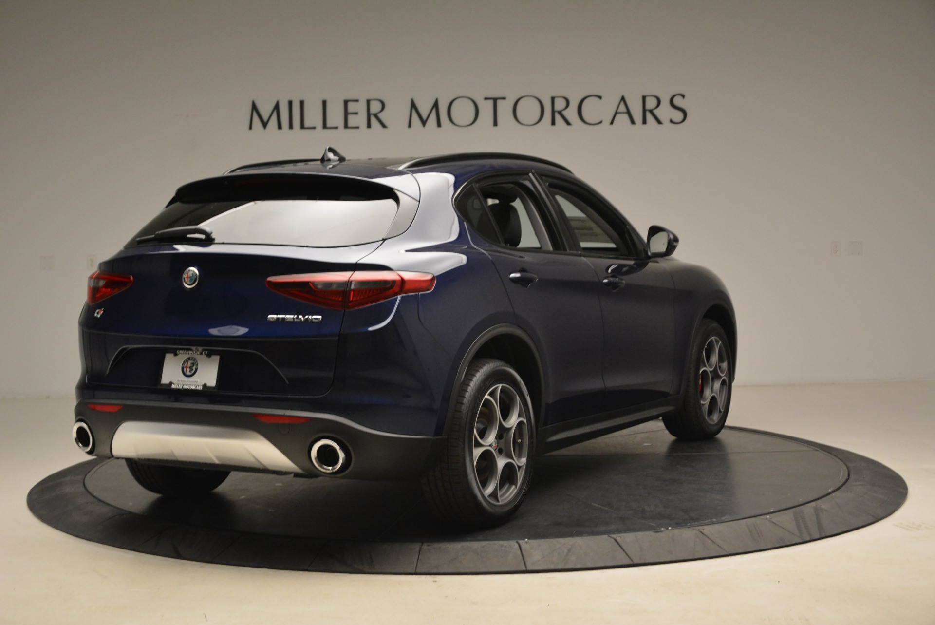 New-2018-Alfa-Romeo-Stelvio-Sport-Q4
