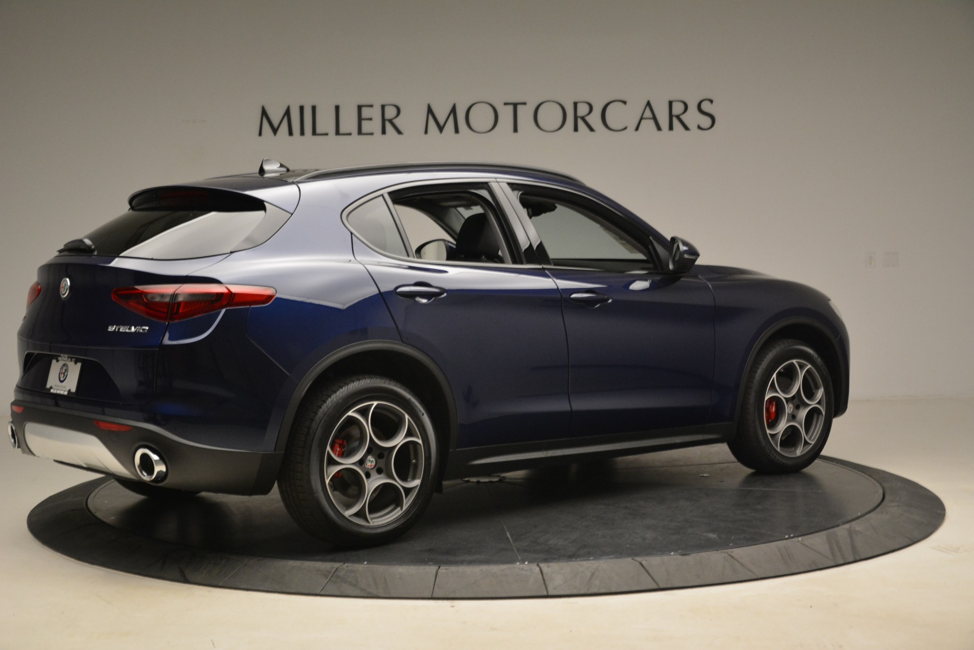 New-2018-Alfa-Romeo-Stelvio-Sport-Q4
