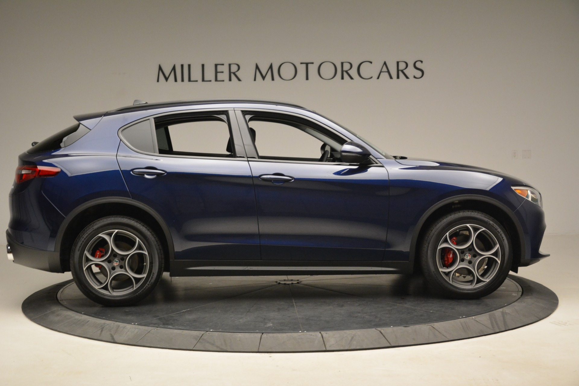 New-2018-Alfa-Romeo-Stelvio-Sport-Q4