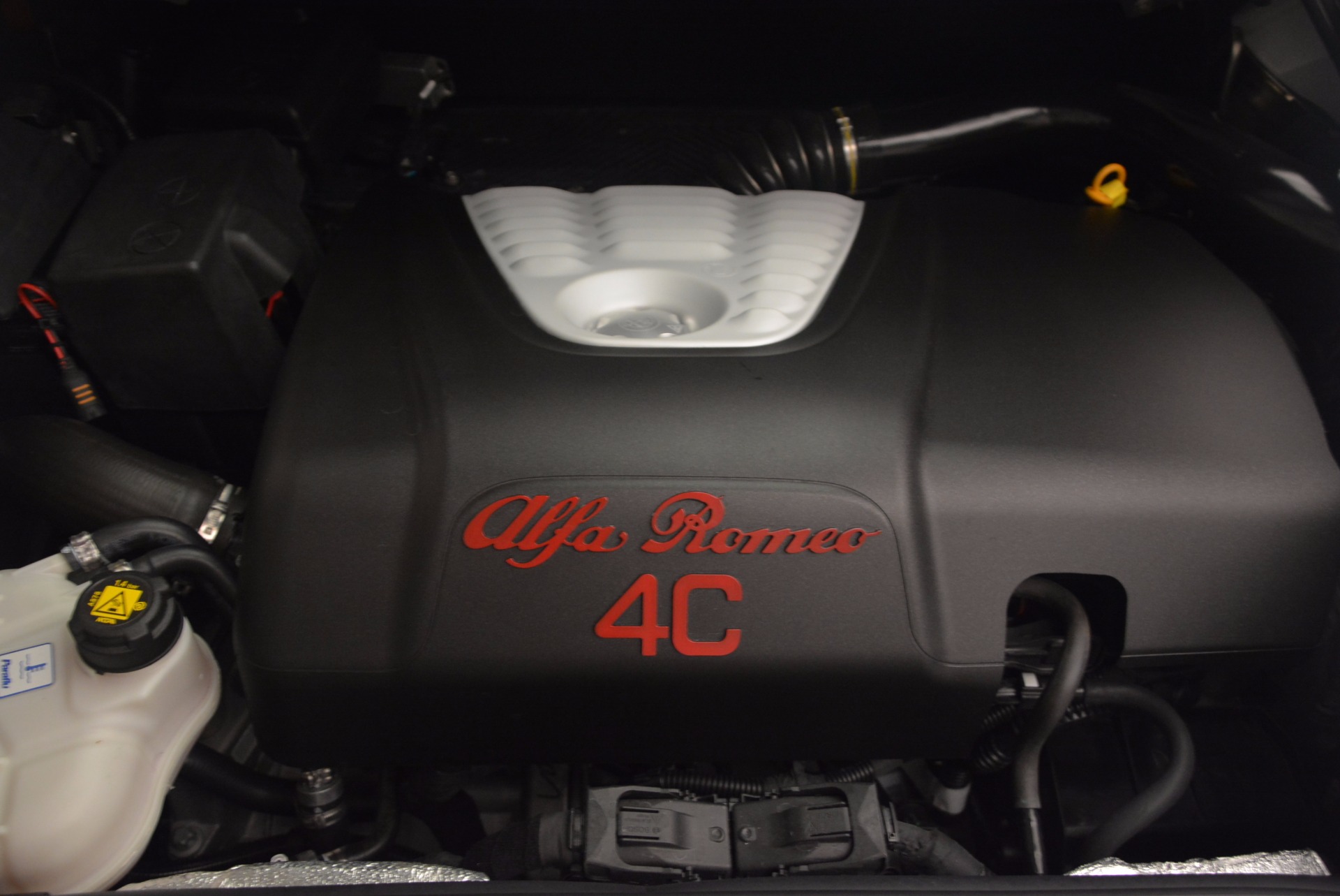 New-2018-Alfa-Romeo-4C-Coupe