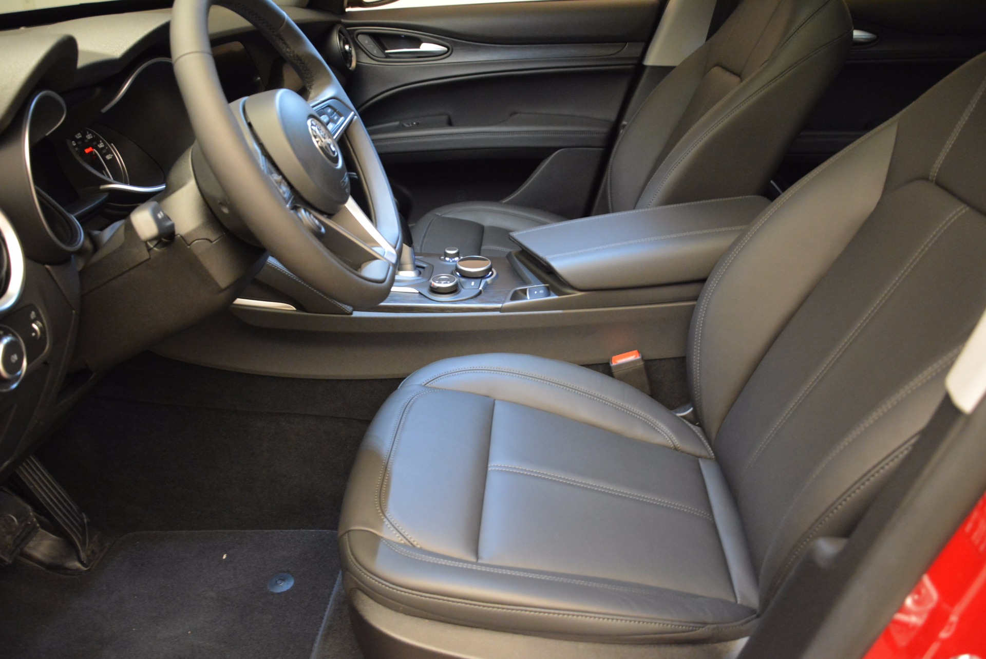 New-2018-Alfa-Romeo-Stelvio-Q4