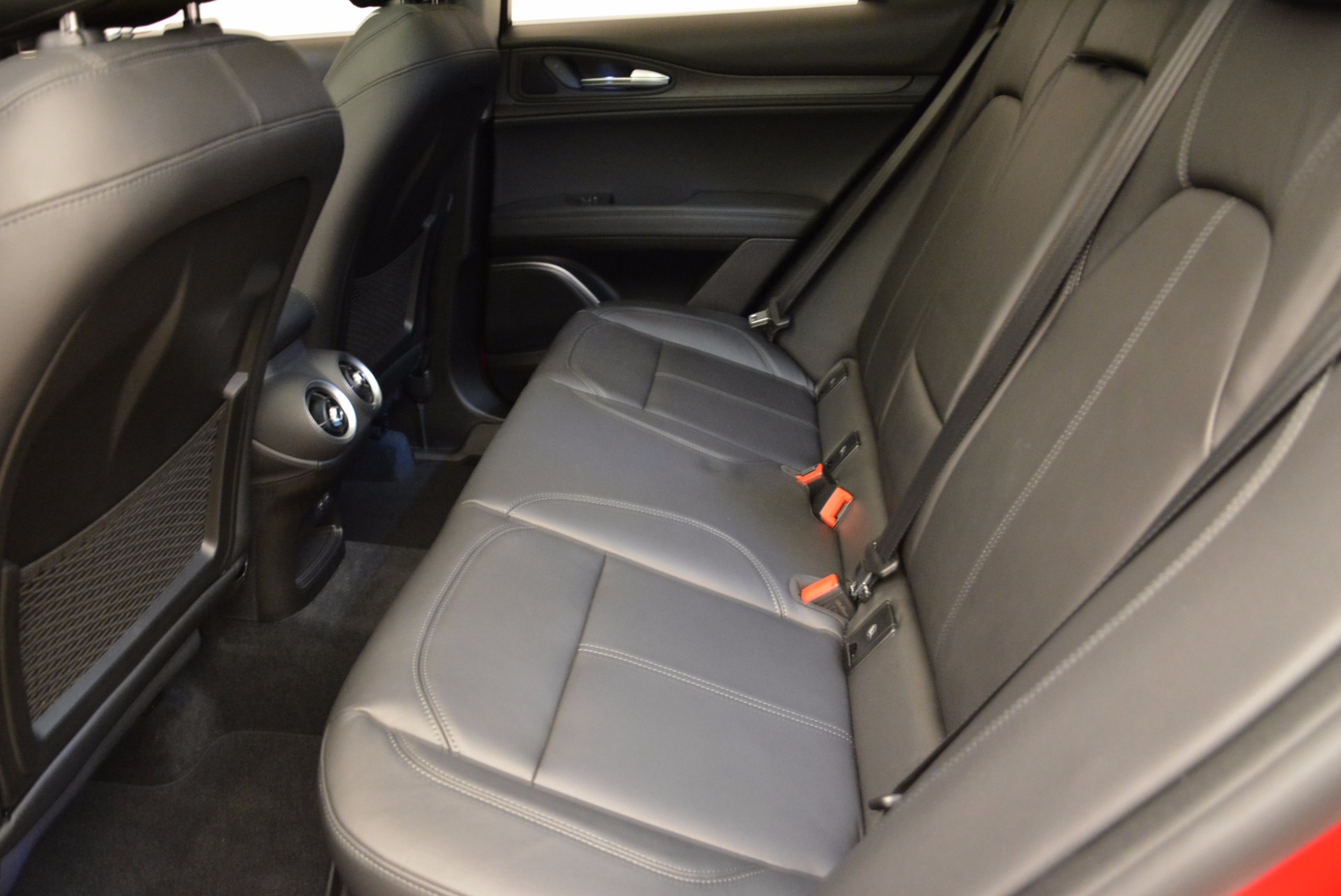 New-2018-Alfa-Romeo-Stelvio-Q4