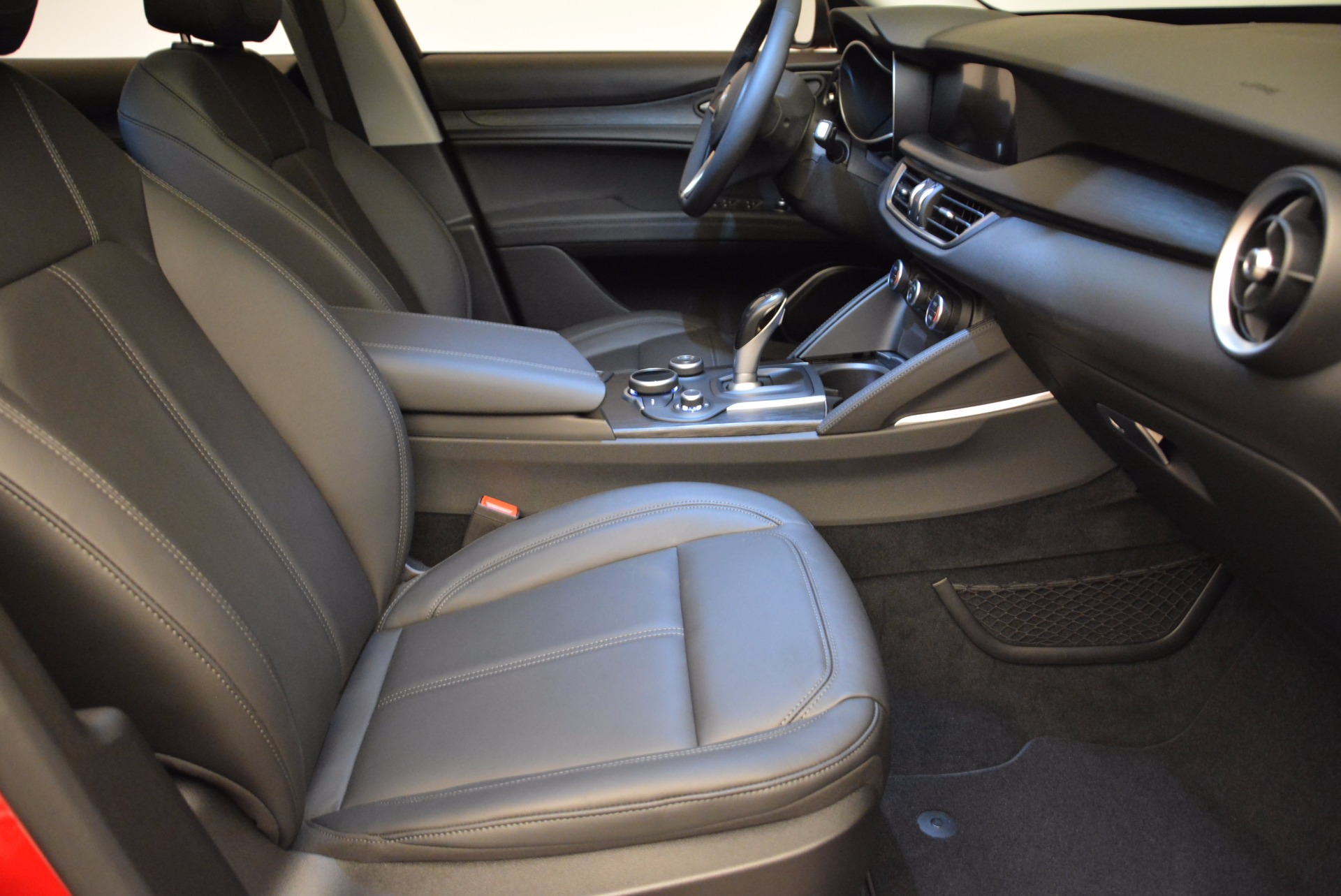 New-2018-Alfa-Romeo-Stelvio-Q4