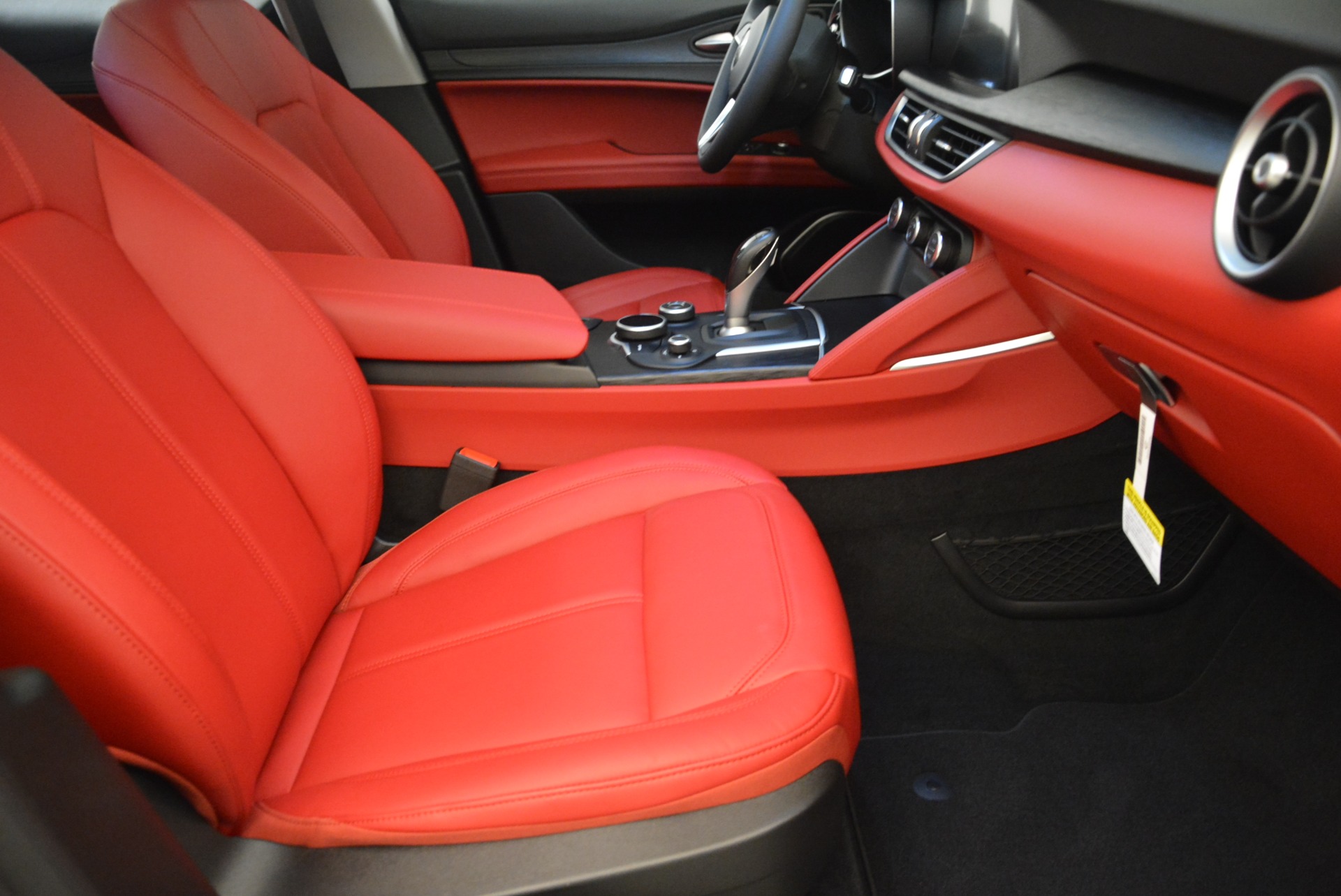 New-2018-Alfa-Romeo-Stelvio-Q4