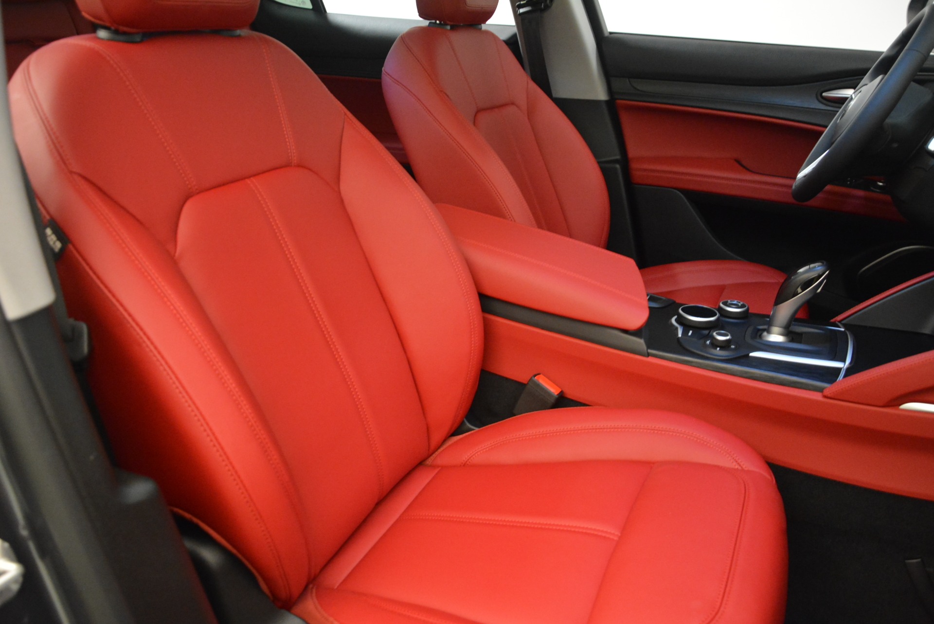 New-2018-Alfa-Romeo-Stelvio-Q4