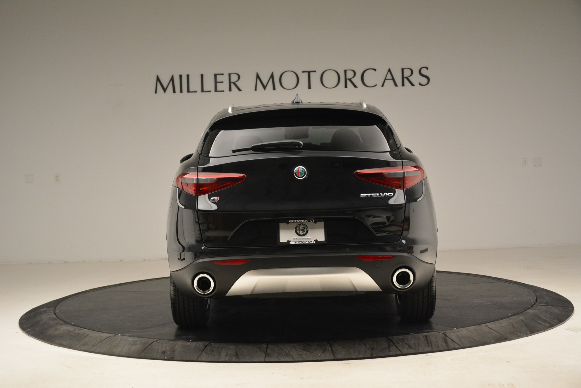 New-2018-Alfa-Romeo-Stelvio-Q4