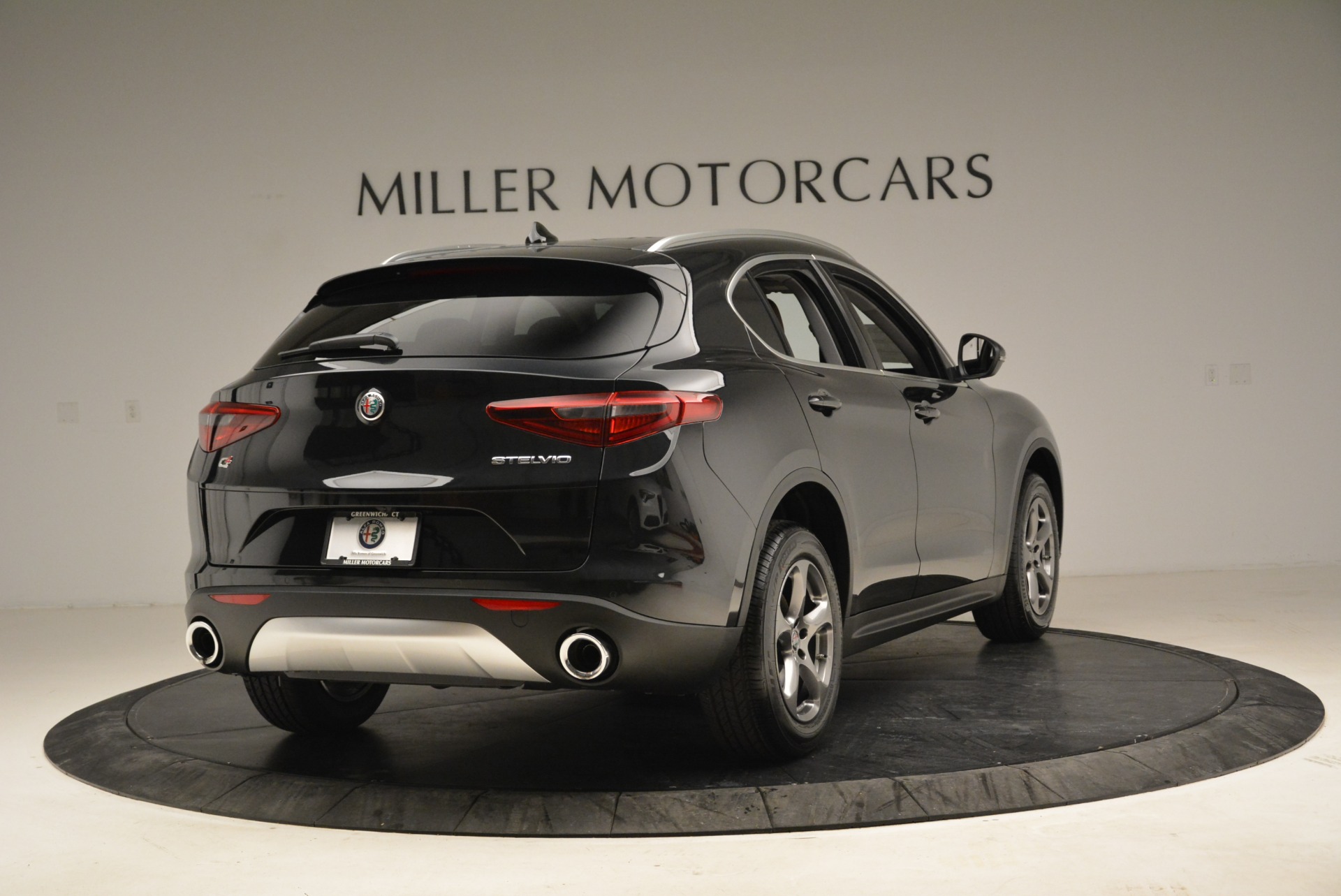 New-2018-Alfa-Romeo-Stelvio-Q4