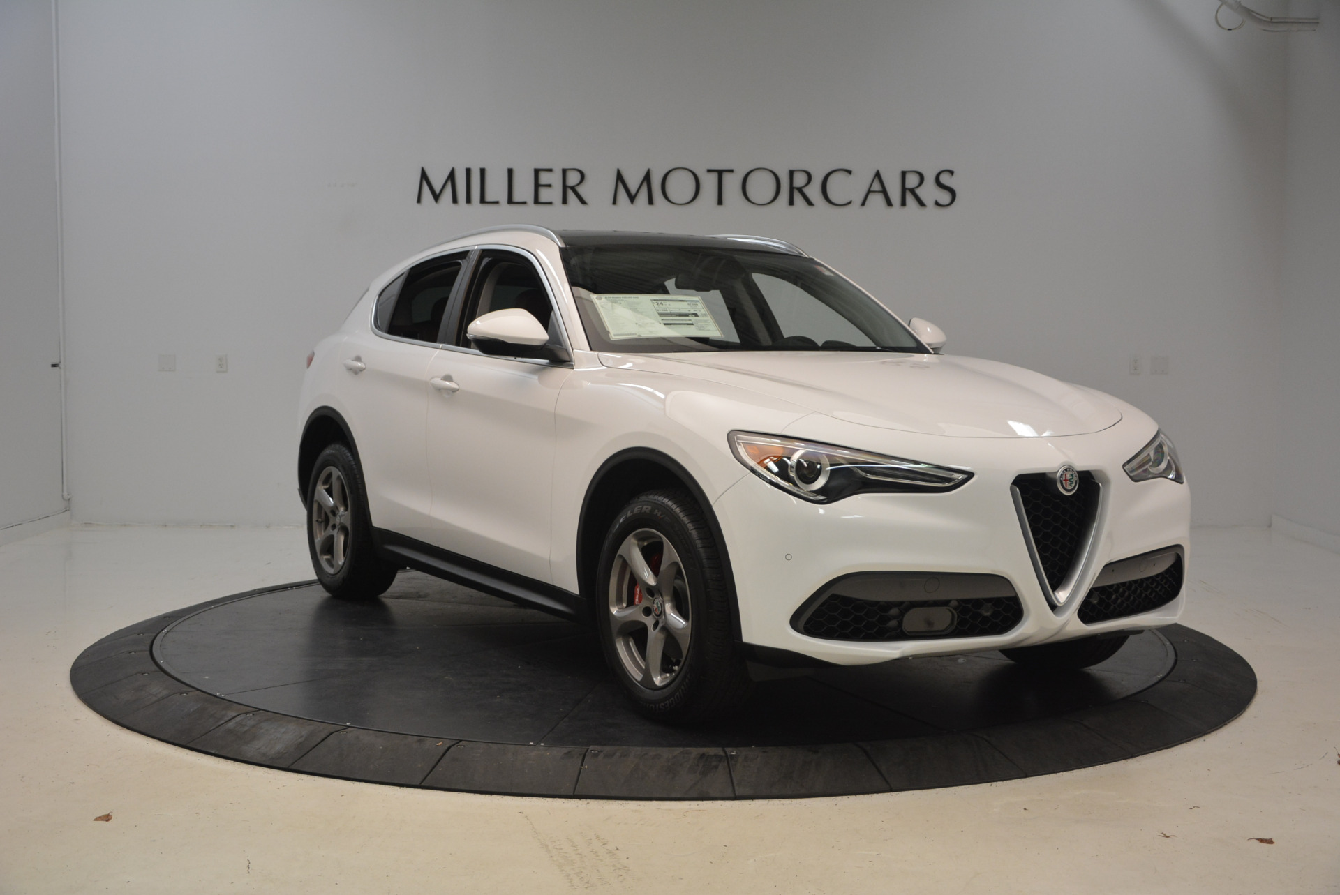 New-2018-Alfa-Romeo-Stelvio-Q4