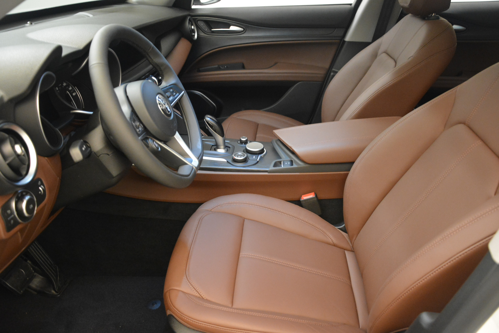 New-2018-Alfa-Romeo-Stelvio-Q4