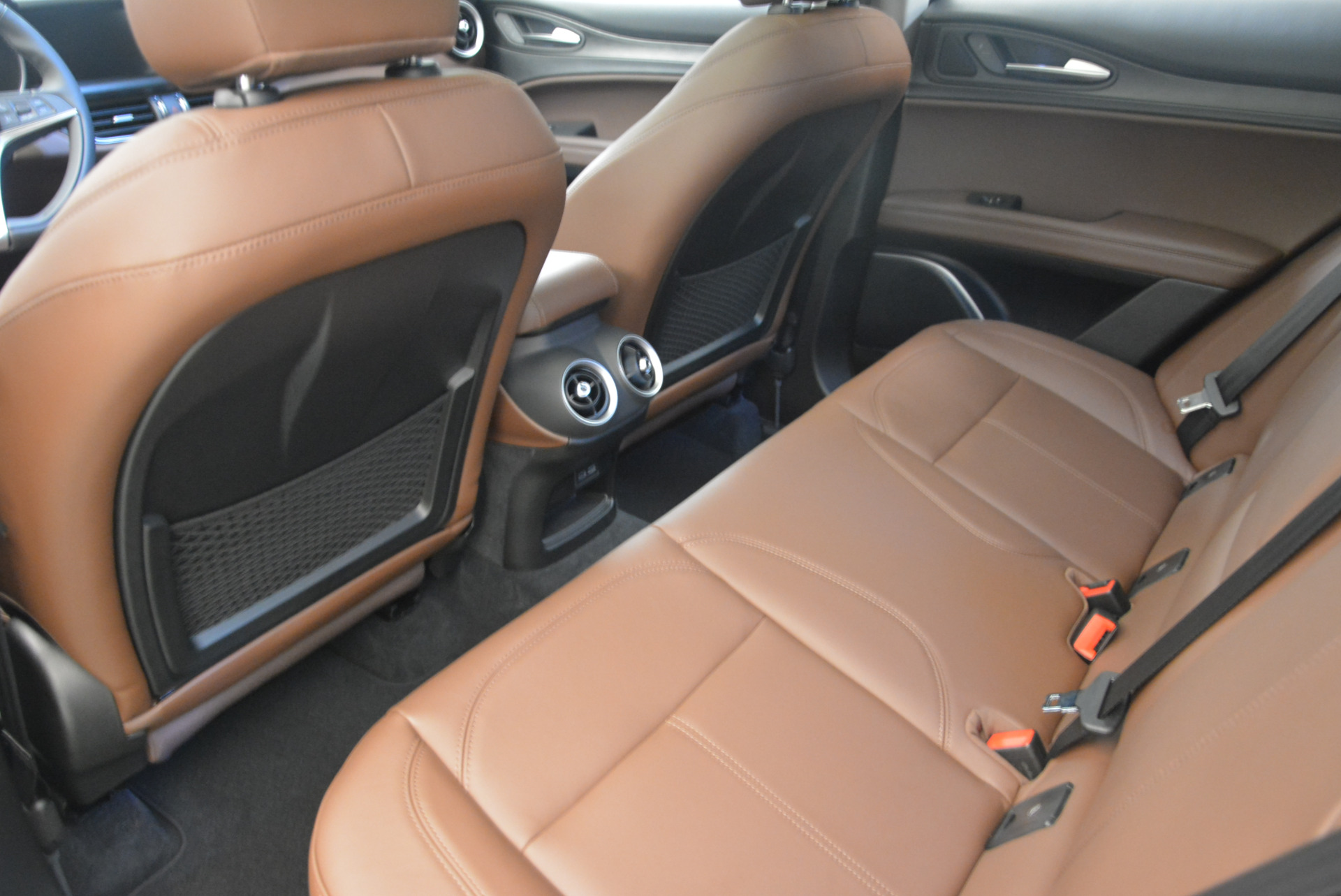 New-2018-Alfa-Romeo-Stelvio-Q4