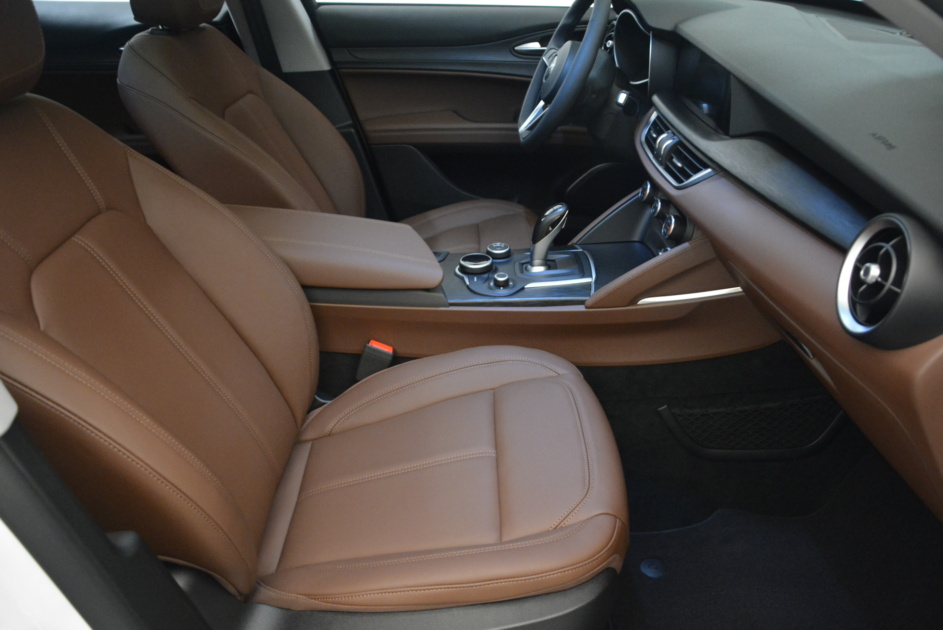 New-2018-Alfa-Romeo-Stelvio-Q4