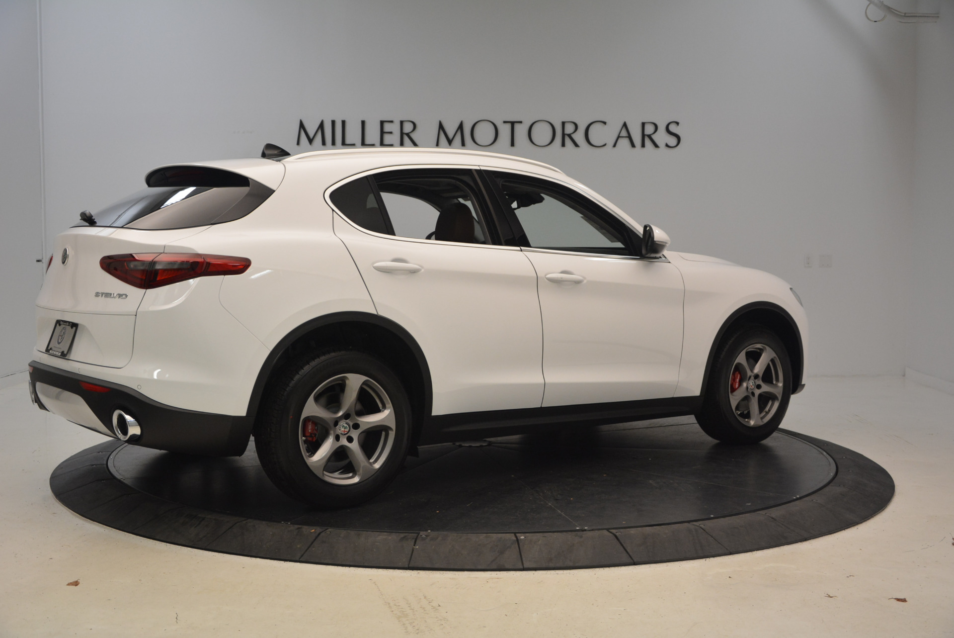 New-2018-Alfa-Romeo-Stelvio-Q4