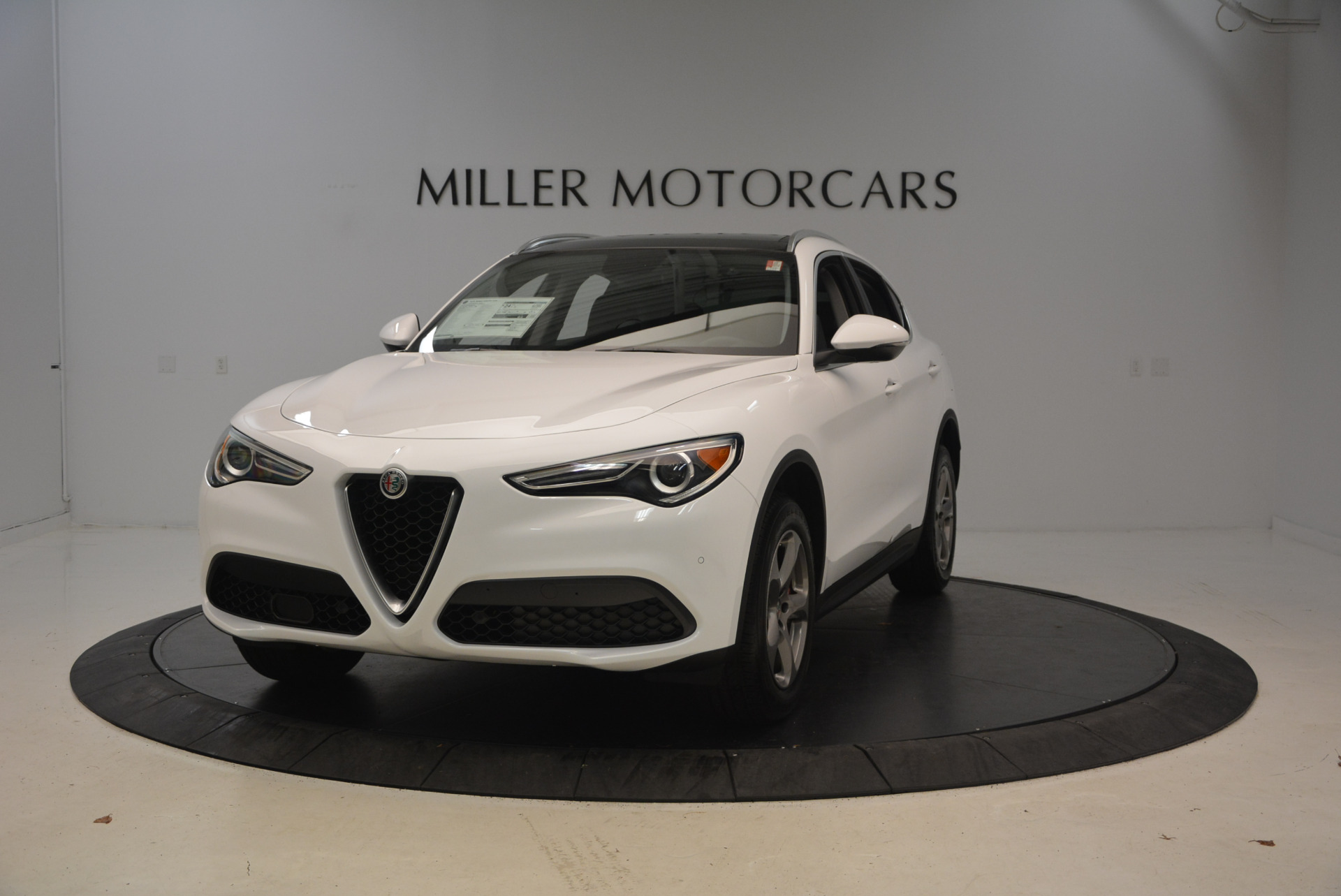 New-2018-Alfa-Romeo-Stelvio-Q4