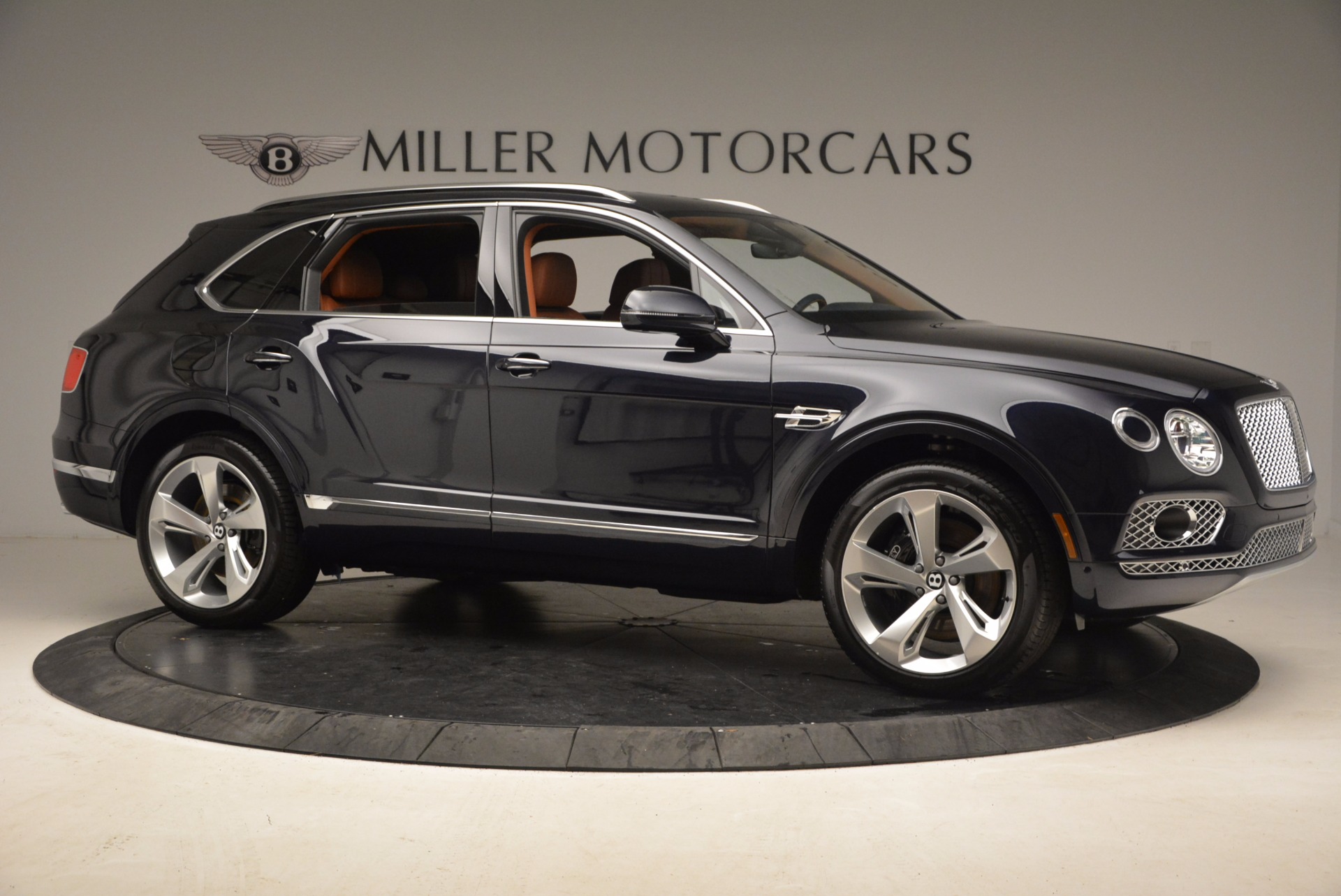 Used-2018-Bentley-Bentayga-W12-Signature