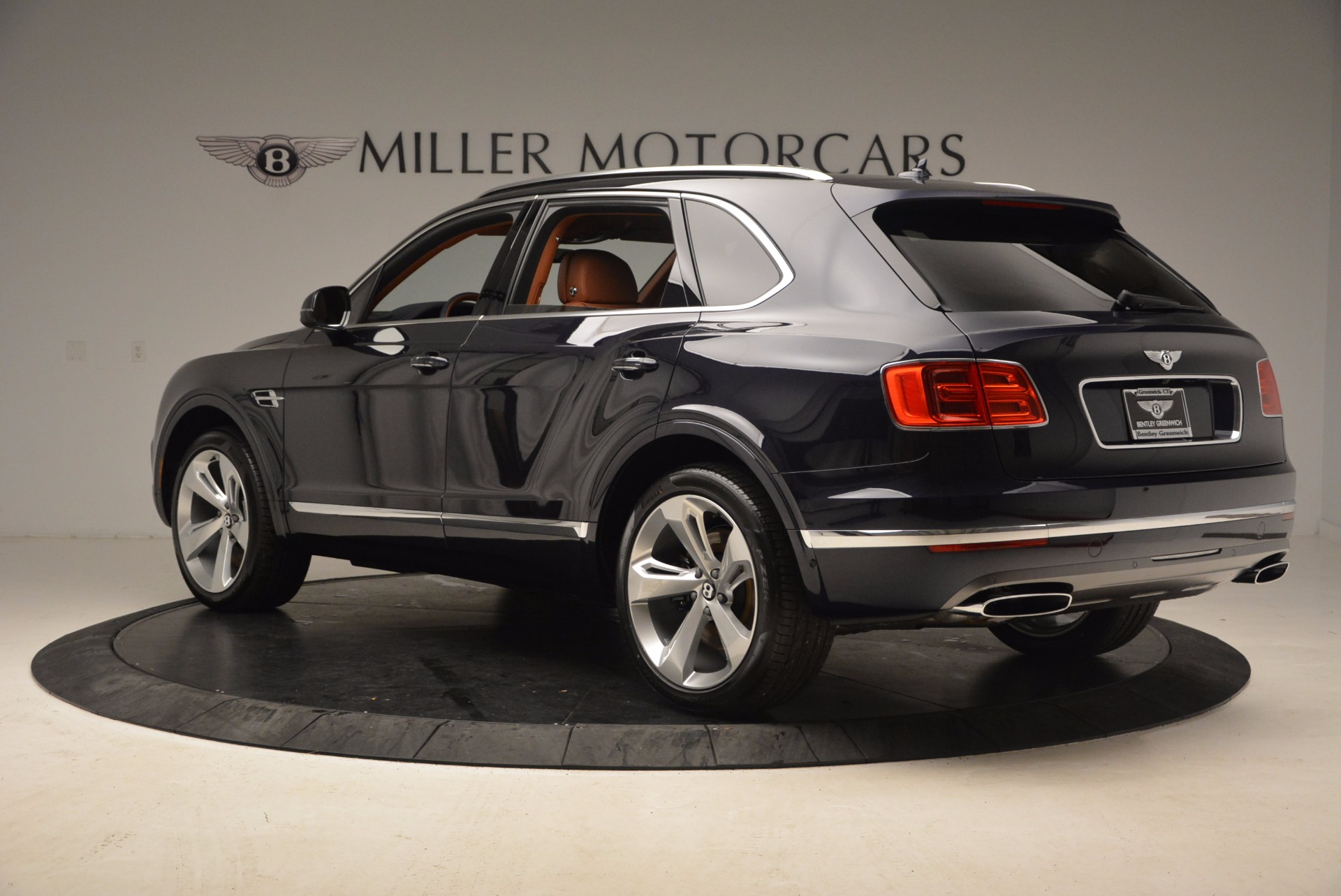 Used-2018-Bentley-Bentayga-W12-Signature