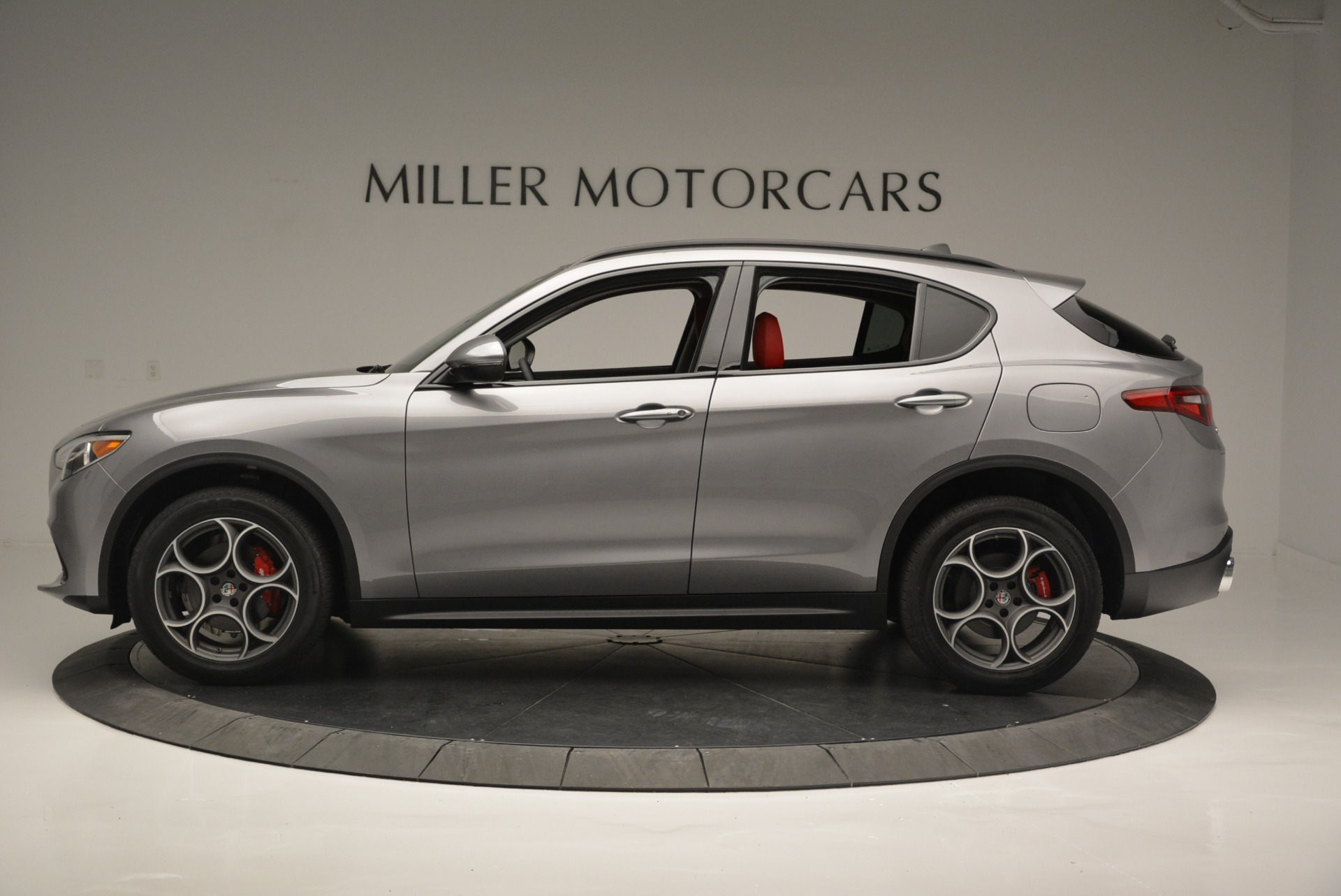 New-2018-Alfa-Romeo-Stelvio-Sport-Q4