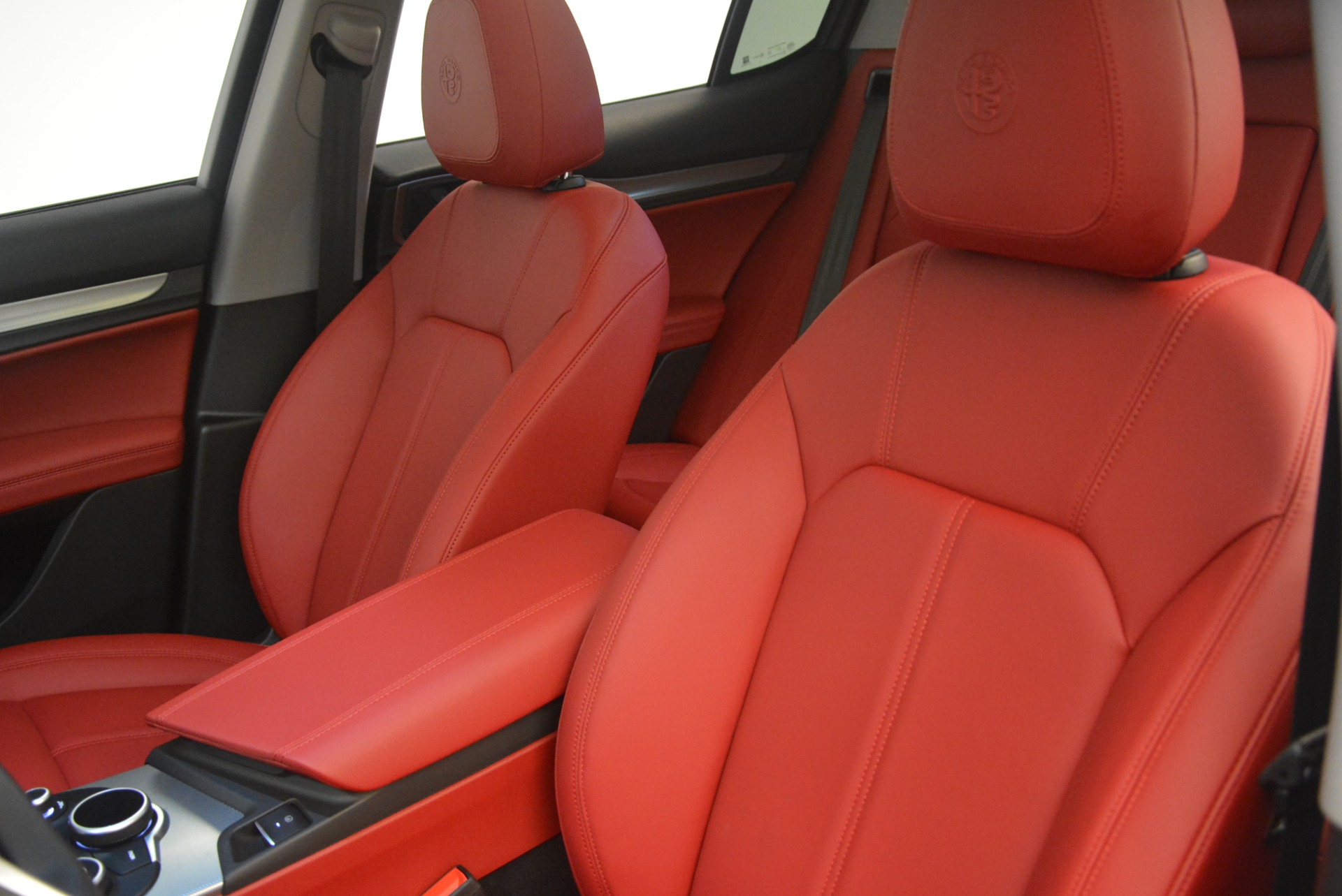 New-2018-Alfa-Romeo-Stelvio-Sport-Q4