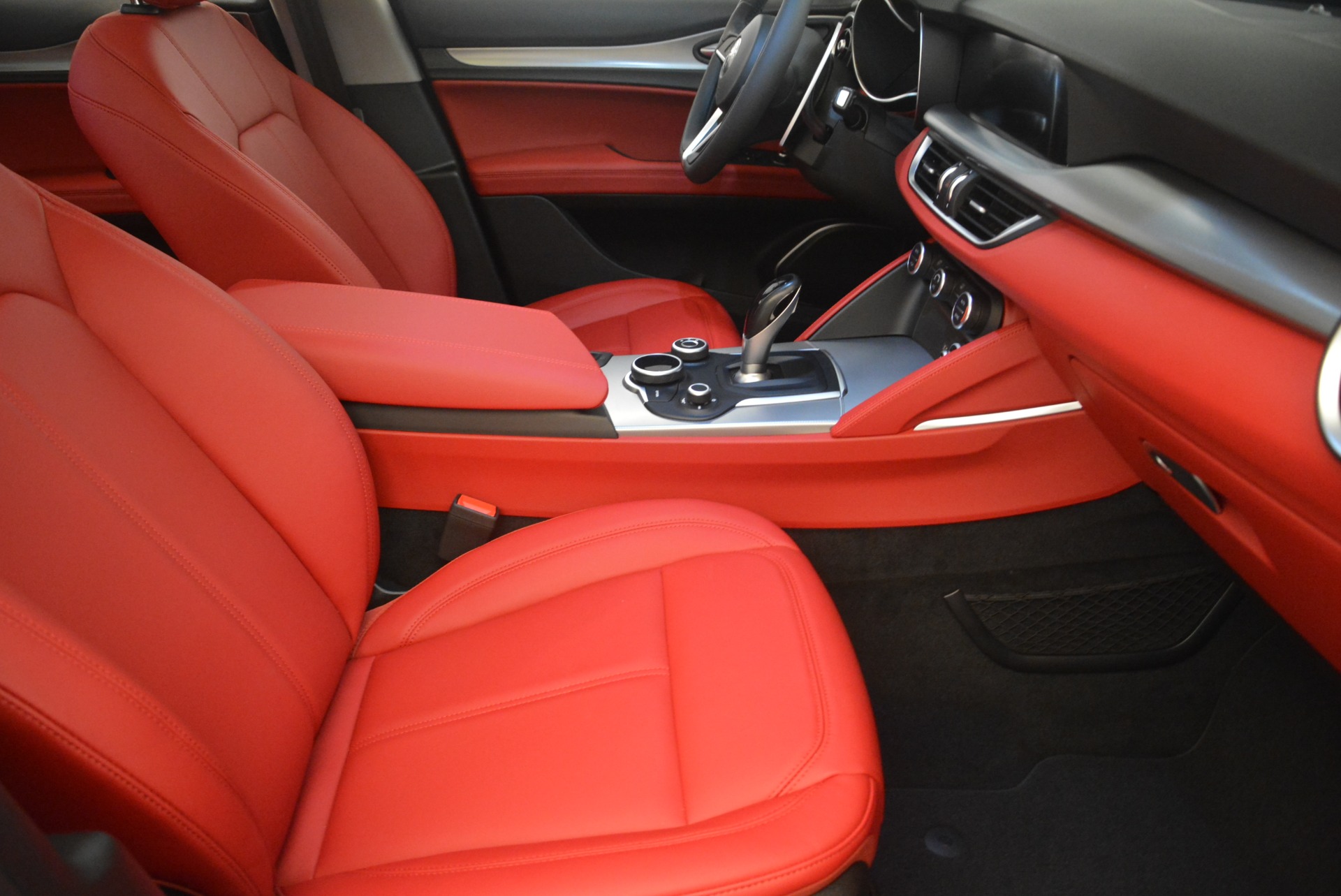 New-2018-Alfa-Romeo-Stelvio-Sport-Q4