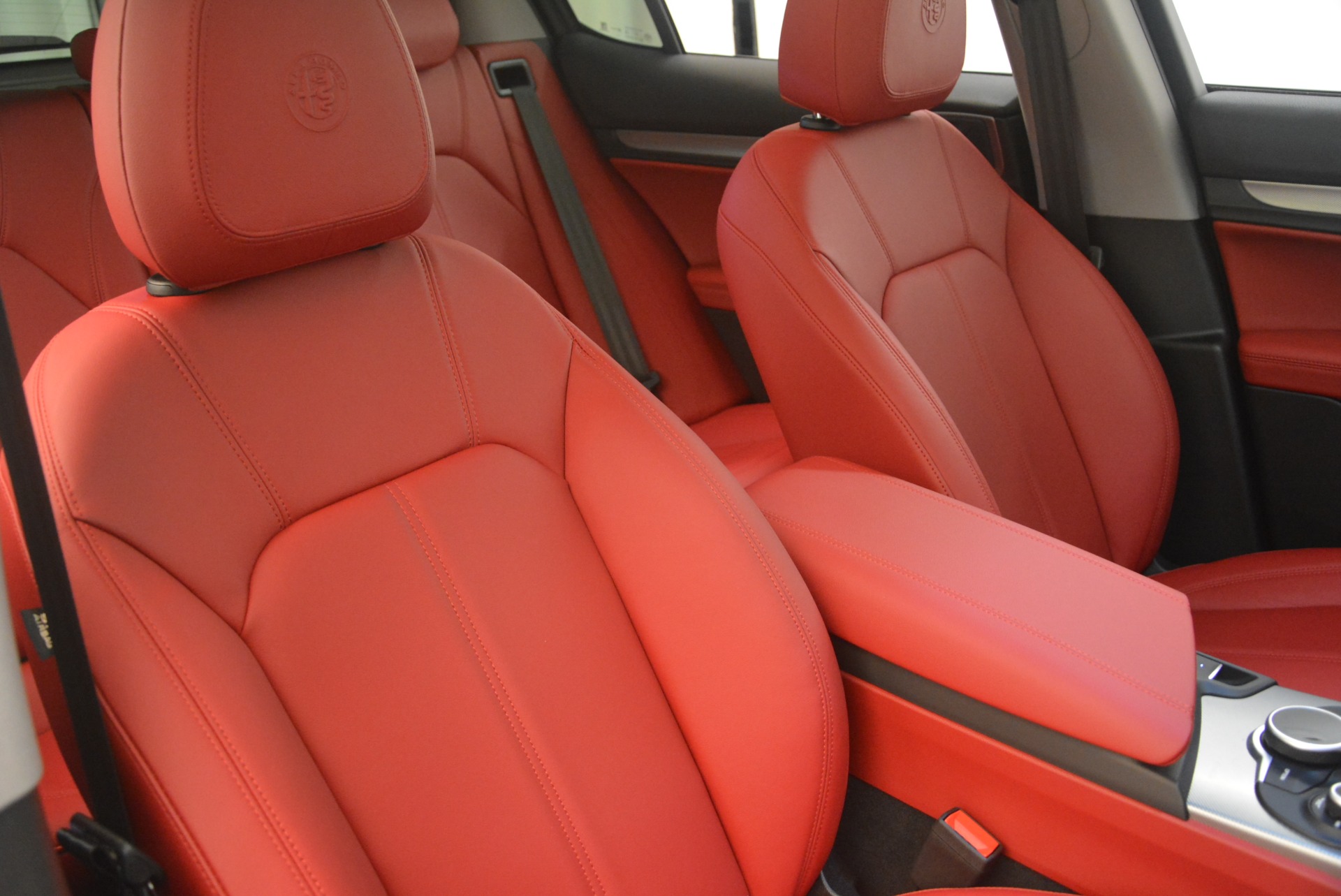 New-2018-Alfa-Romeo-Stelvio-Sport-Q4