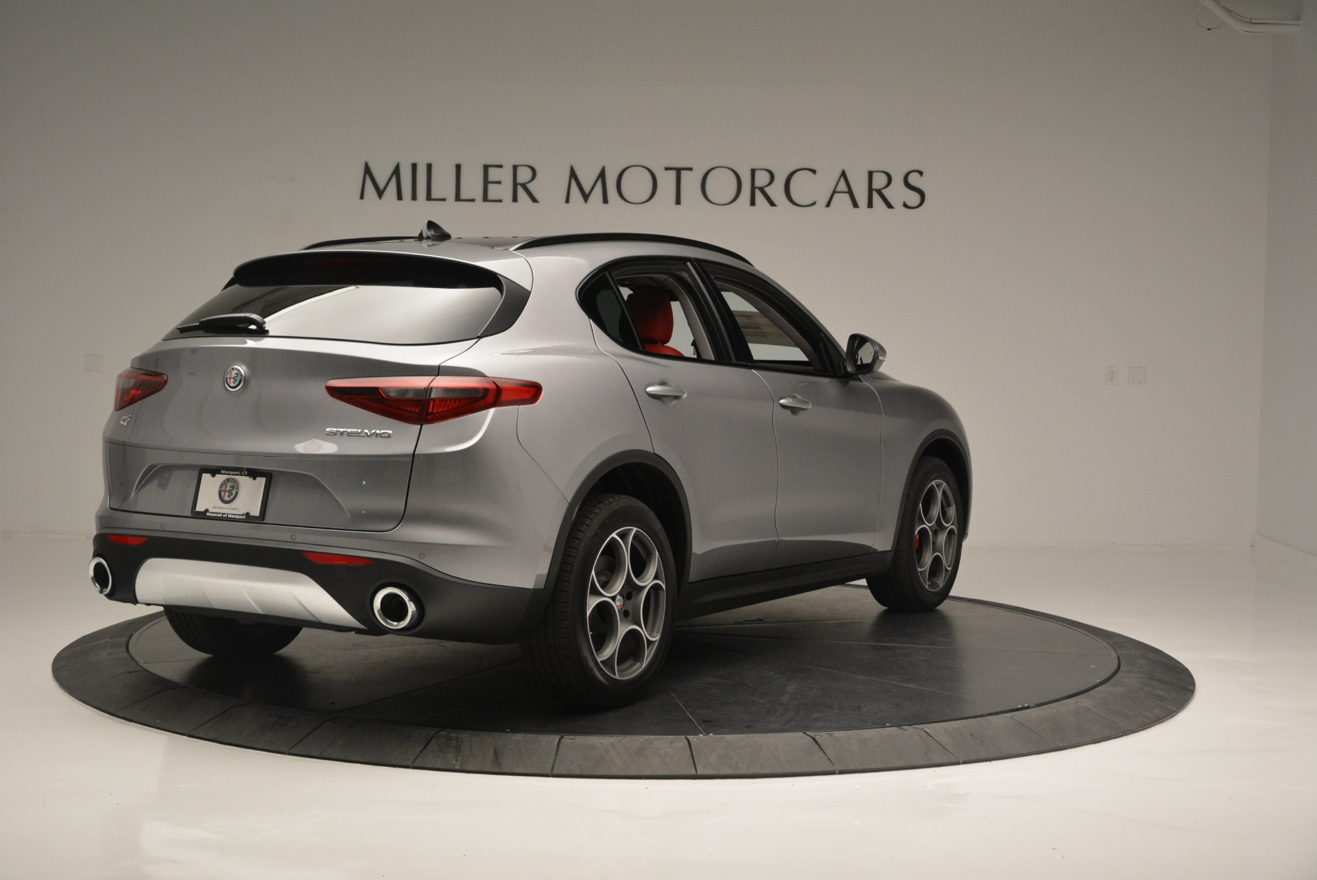 New-2018-Alfa-Romeo-Stelvio-Sport-Q4