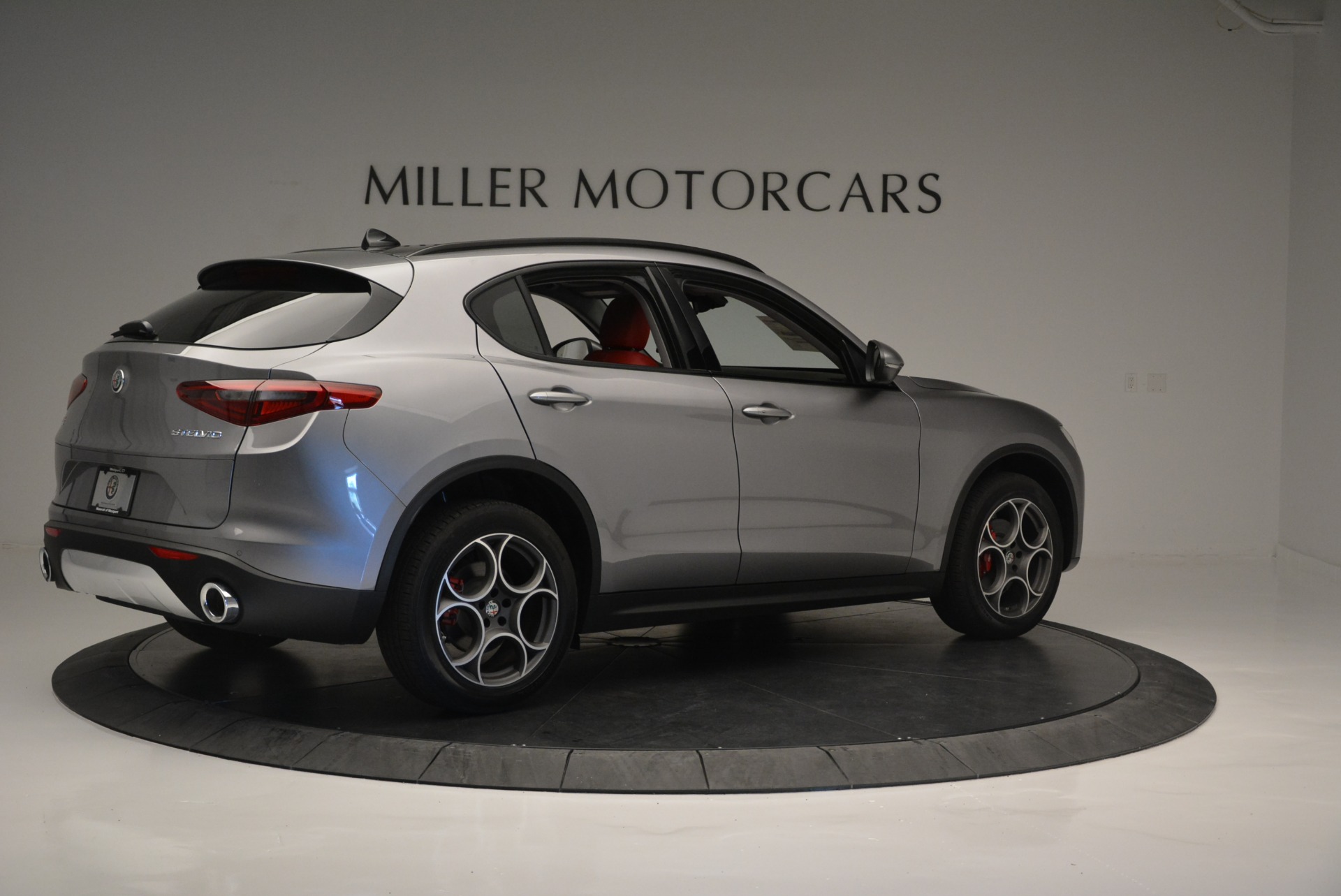 New-2018-Alfa-Romeo-Stelvio-Sport-Q4