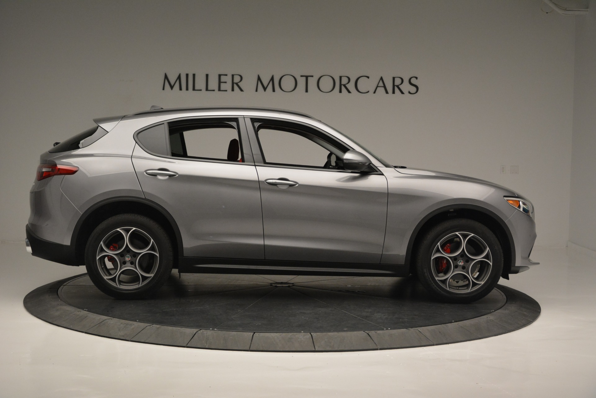 New-2018-Alfa-Romeo-Stelvio-Sport-Q4