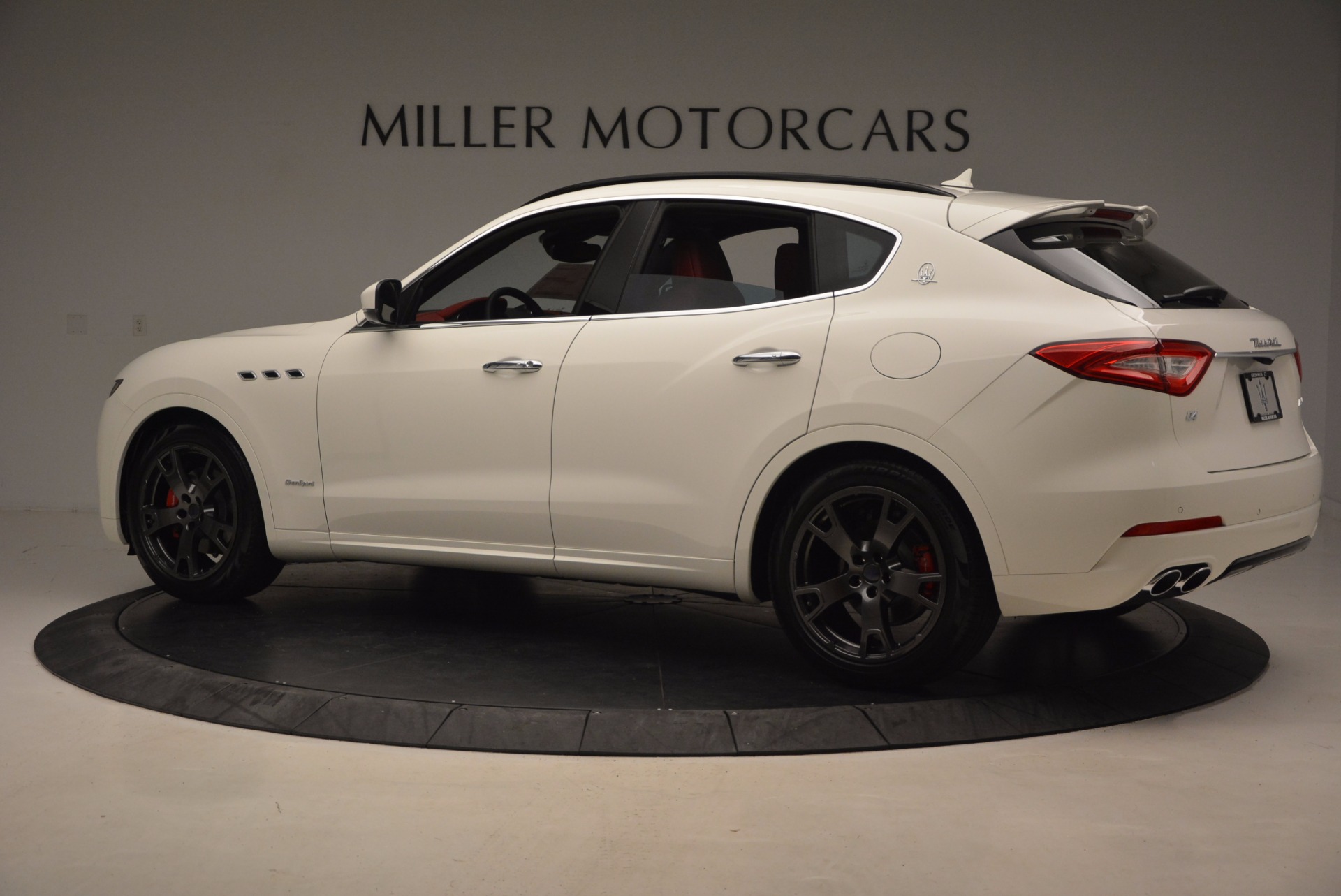 New-2018-Maserati-Levante-Q4-GranSport