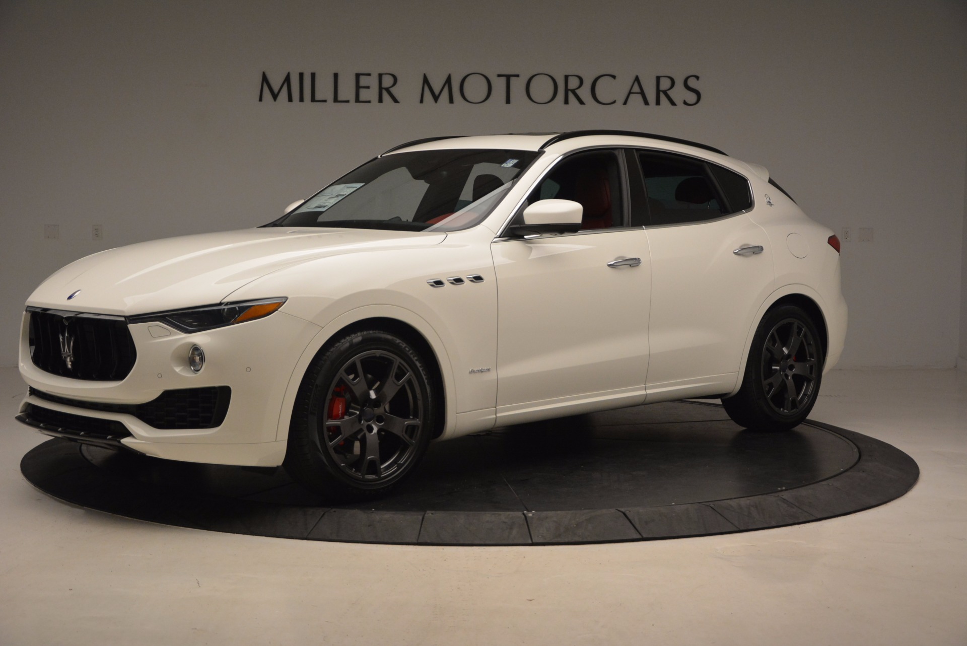 New-2018-Maserati-Levante-Q4-GranLusso