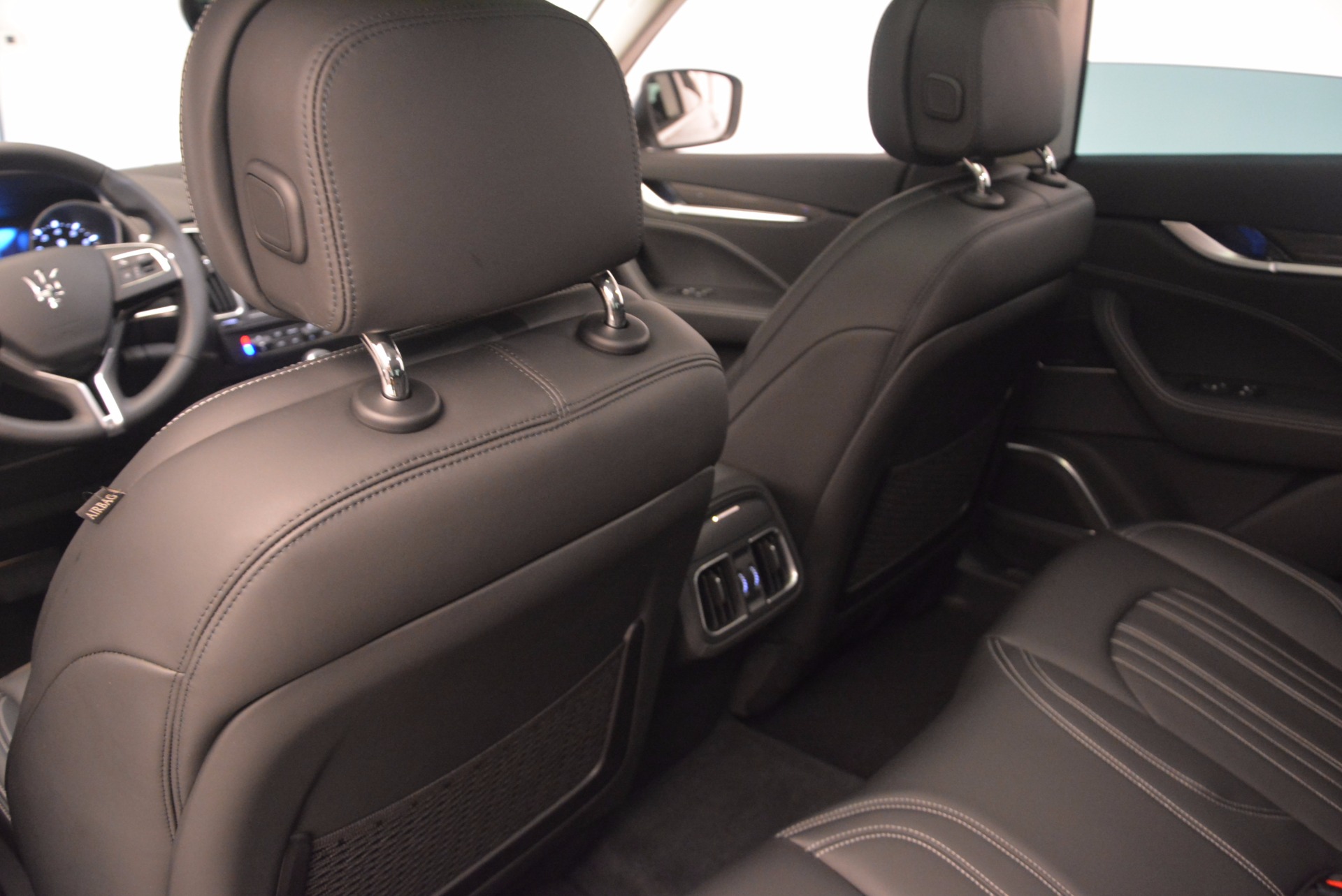 New-2018-Maserati-Levante-Q4-GranLusso