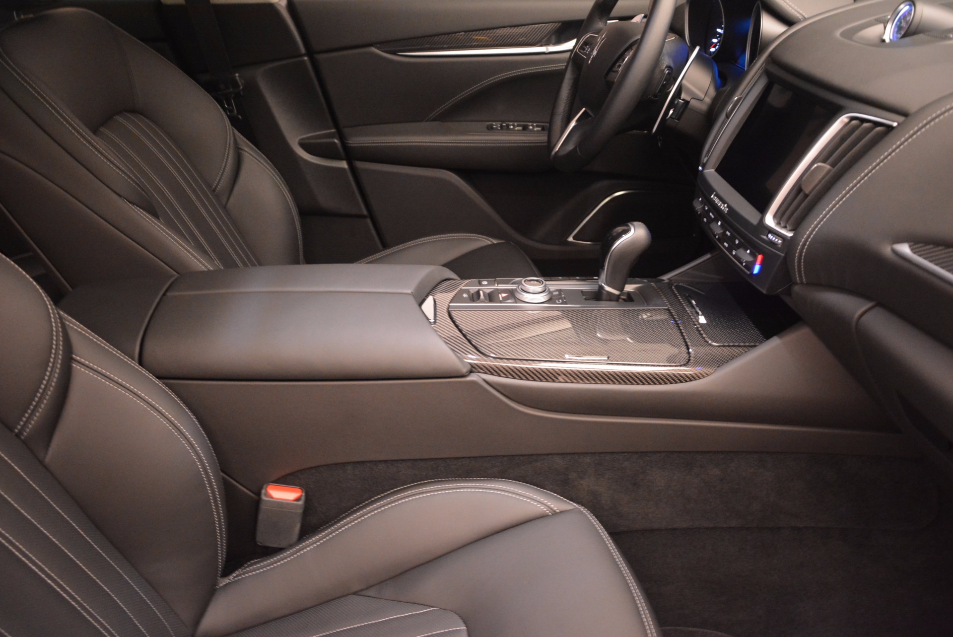 New-2018-Maserati-Levante-Q4-GranLusso