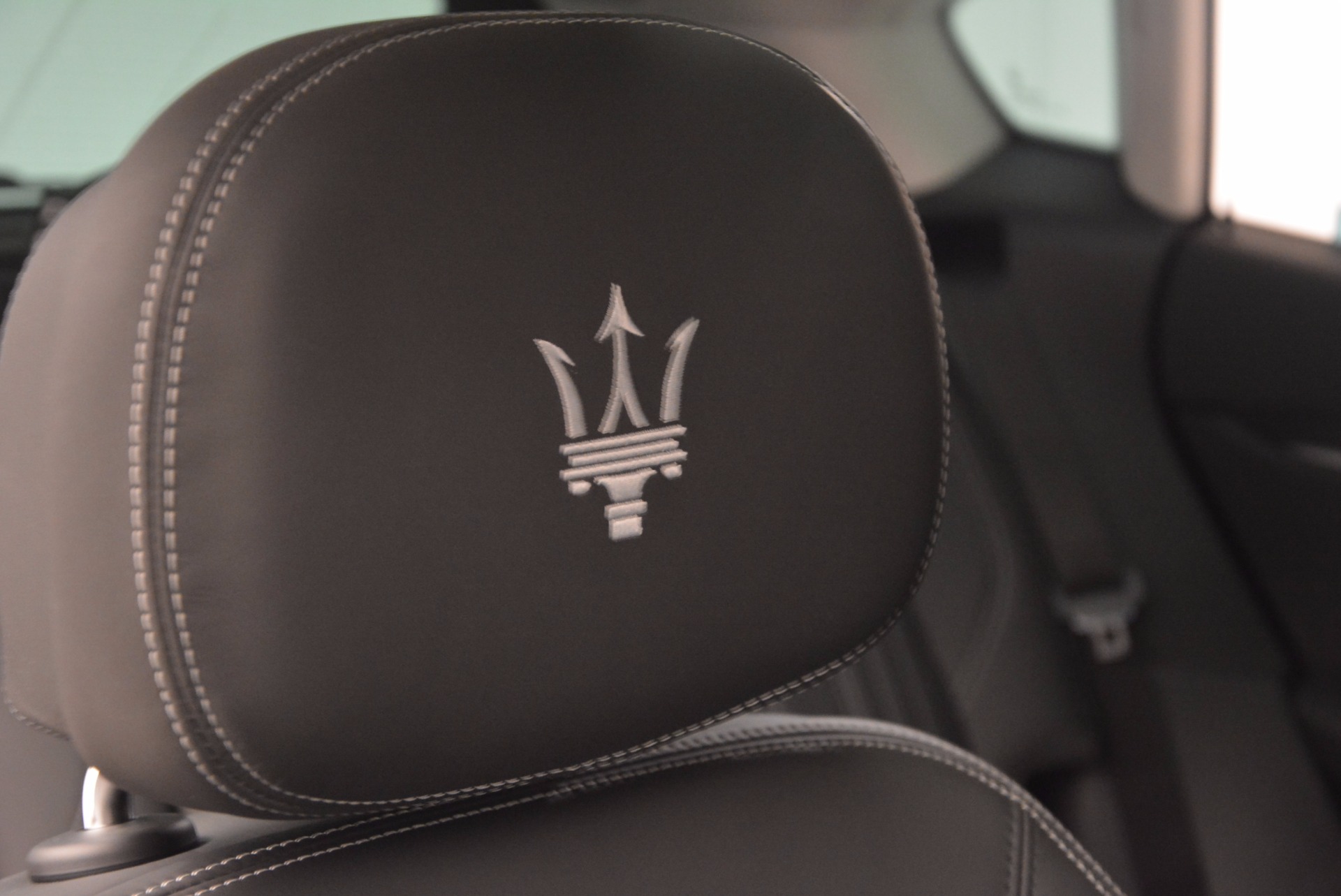 New-2018-Maserati-Levante-Q4-GranLusso