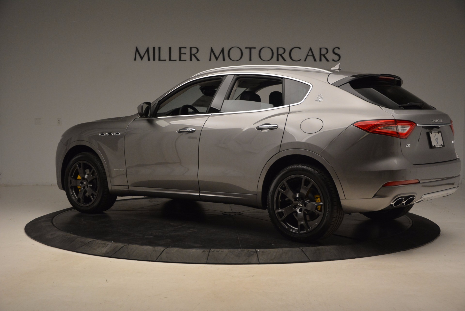 New-2018-Maserati-Levante-Q4-GranLusso