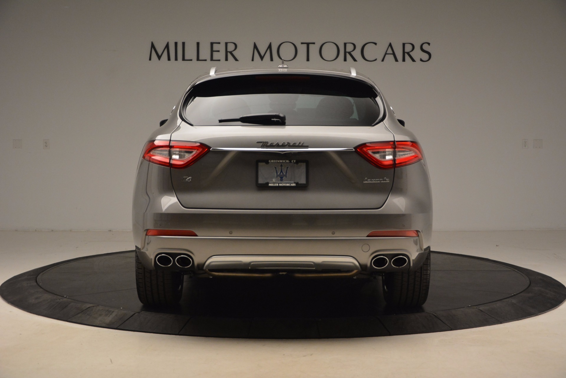 New-2018-Maserati-Levante-Q4-GranLusso