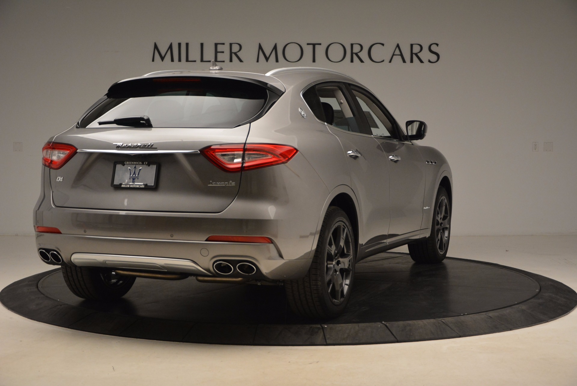 New-2018-Maserati-Levante-Q4-GranLusso