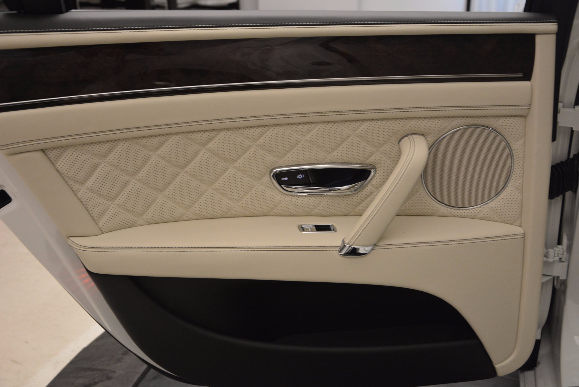 New-2017-Bentley-Flying-Spur-W12