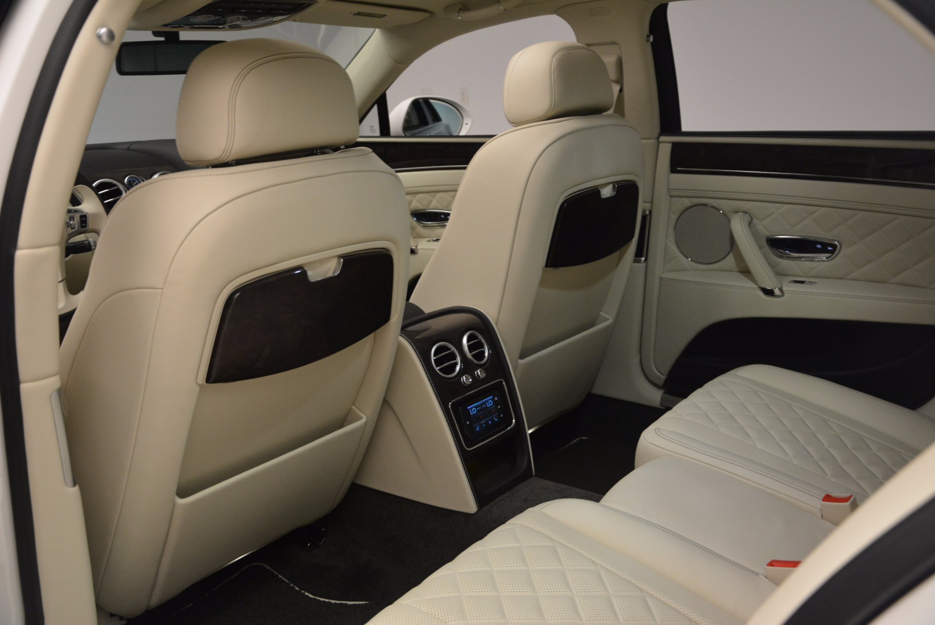 New-2017-Bentley-Flying-Spur-W12