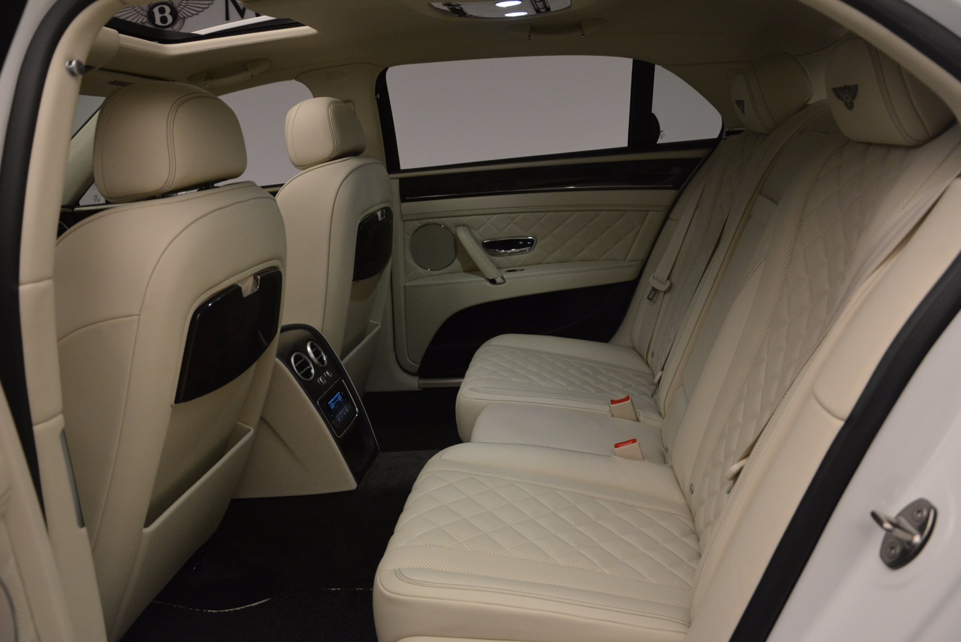 New-2017-Bentley-Flying-Spur-W12