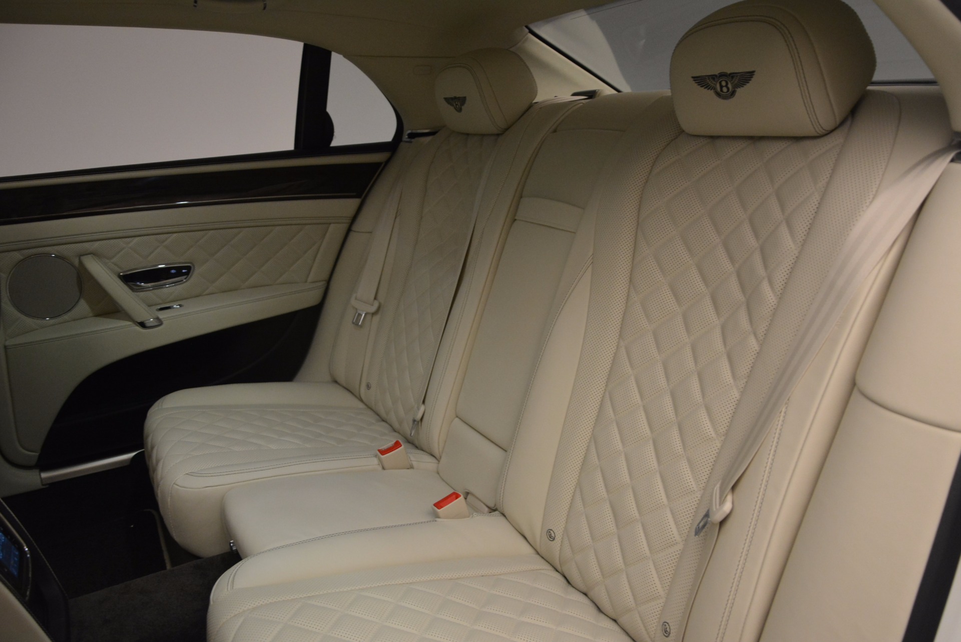 New-2017-Bentley-Flying-Spur-W12