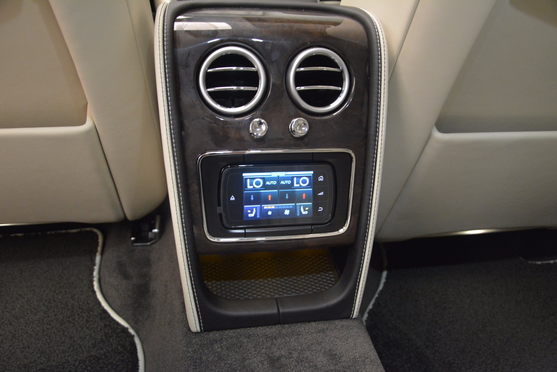 New-2017-Bentley-Flying-Spur-W12