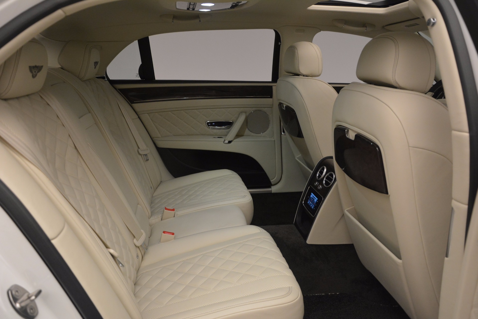 New-2017-Bentley-Flying-Spur-W12