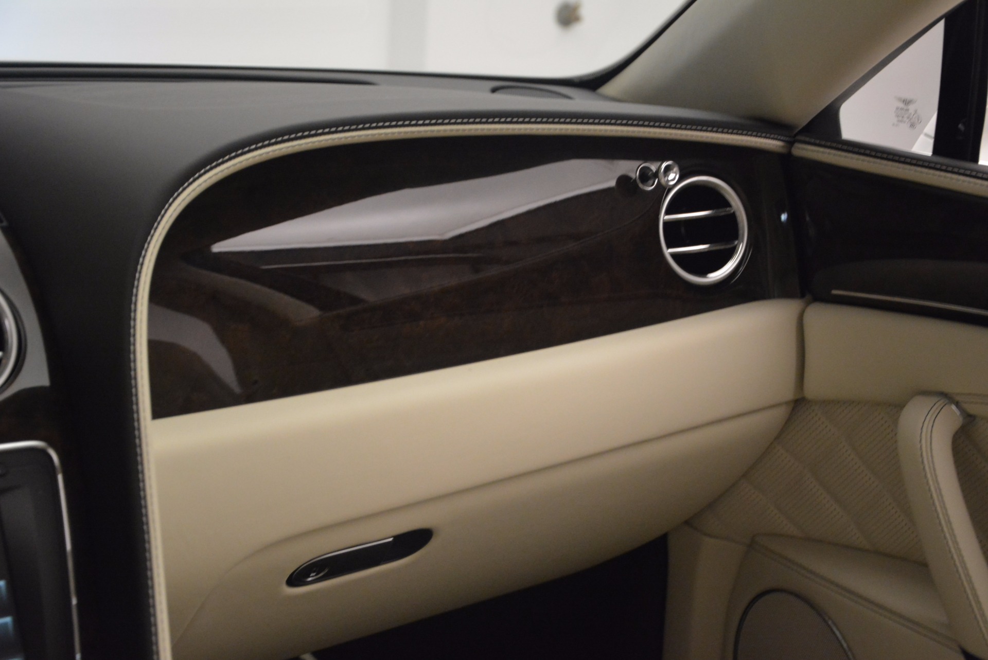 New-2017-Bentley-Flying-Spur-W12