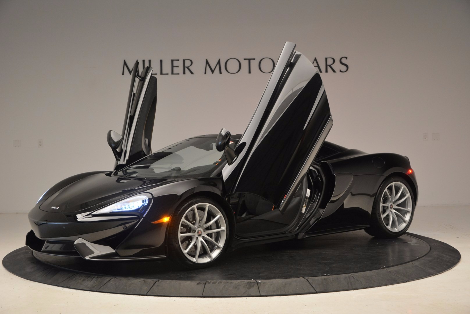 Used-2018-McLaren-570S-Spider