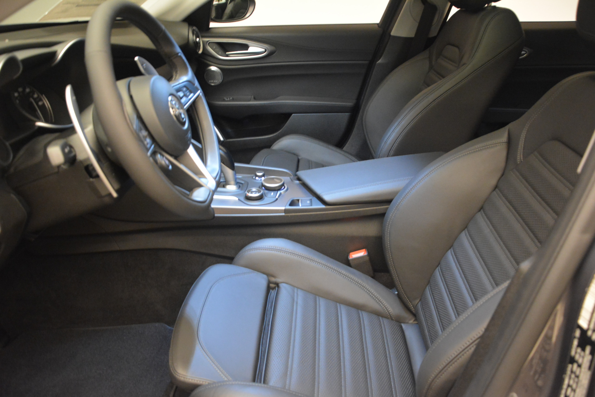 Used-2018-Alfa-Romeo-Giulia-Ti-Sport-Q4