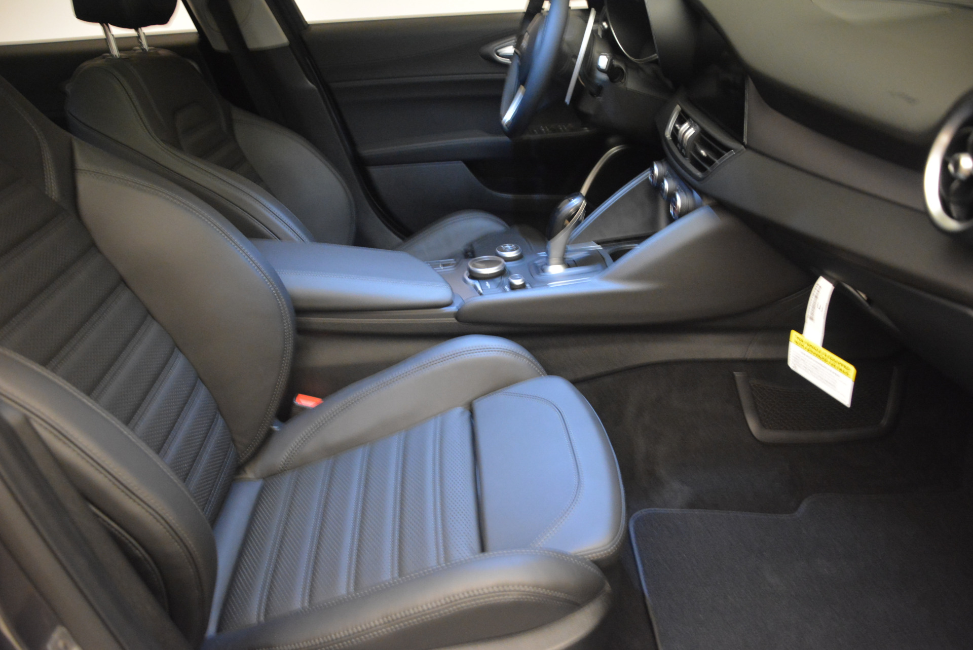 Used-2018-Alfa-Romeo-Giulia-Ti-Sport-Q4