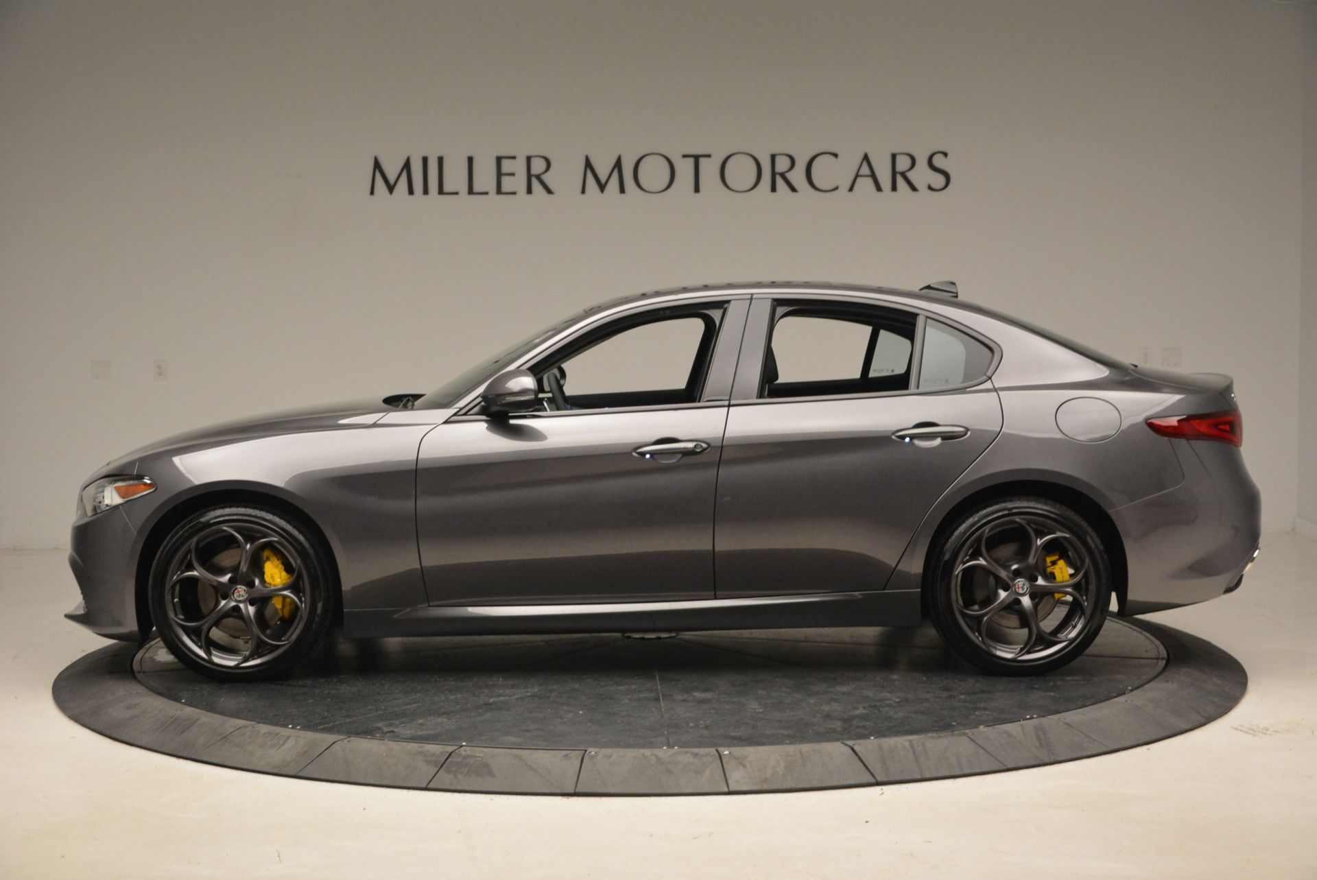 Used-2018-Alfa-Romeo-Giulia-Ti-Sport-Q4
