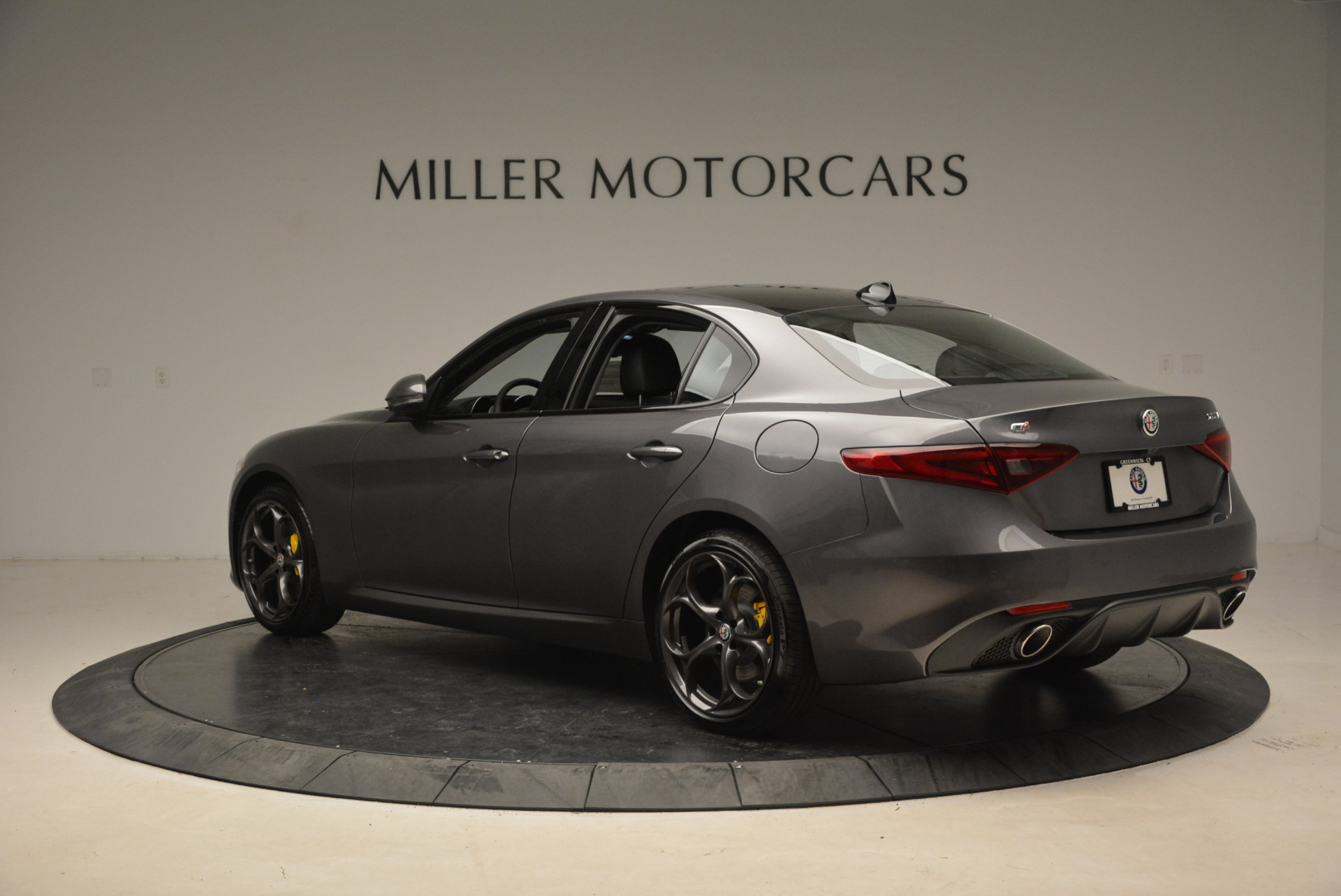 Used-2018-Alfa-Romeo-Giulia-Ti-Sport-Q4