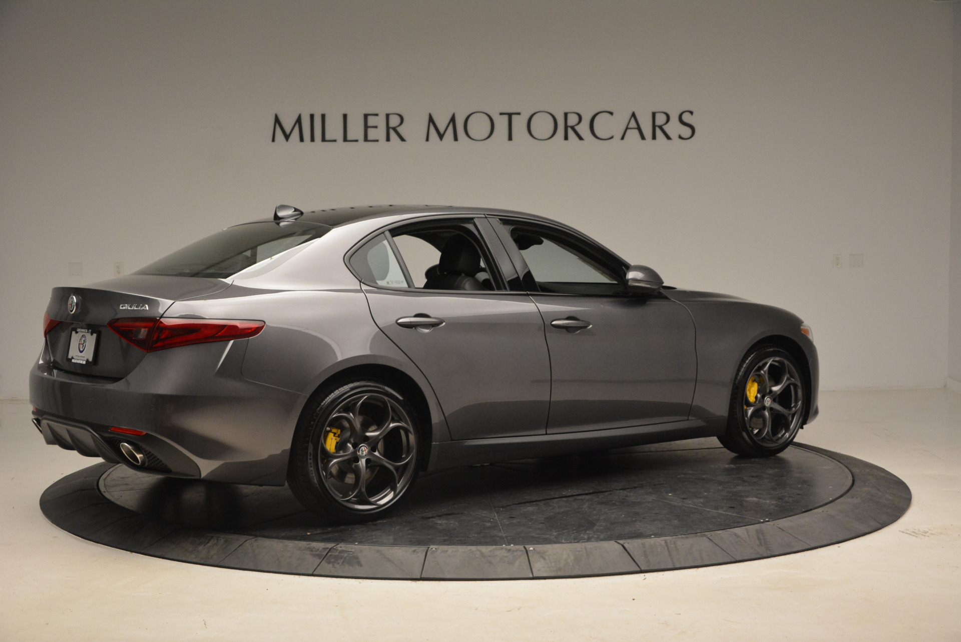Used-2018-Alfa-Romeo-Giulia-Ti-Sport-Q4