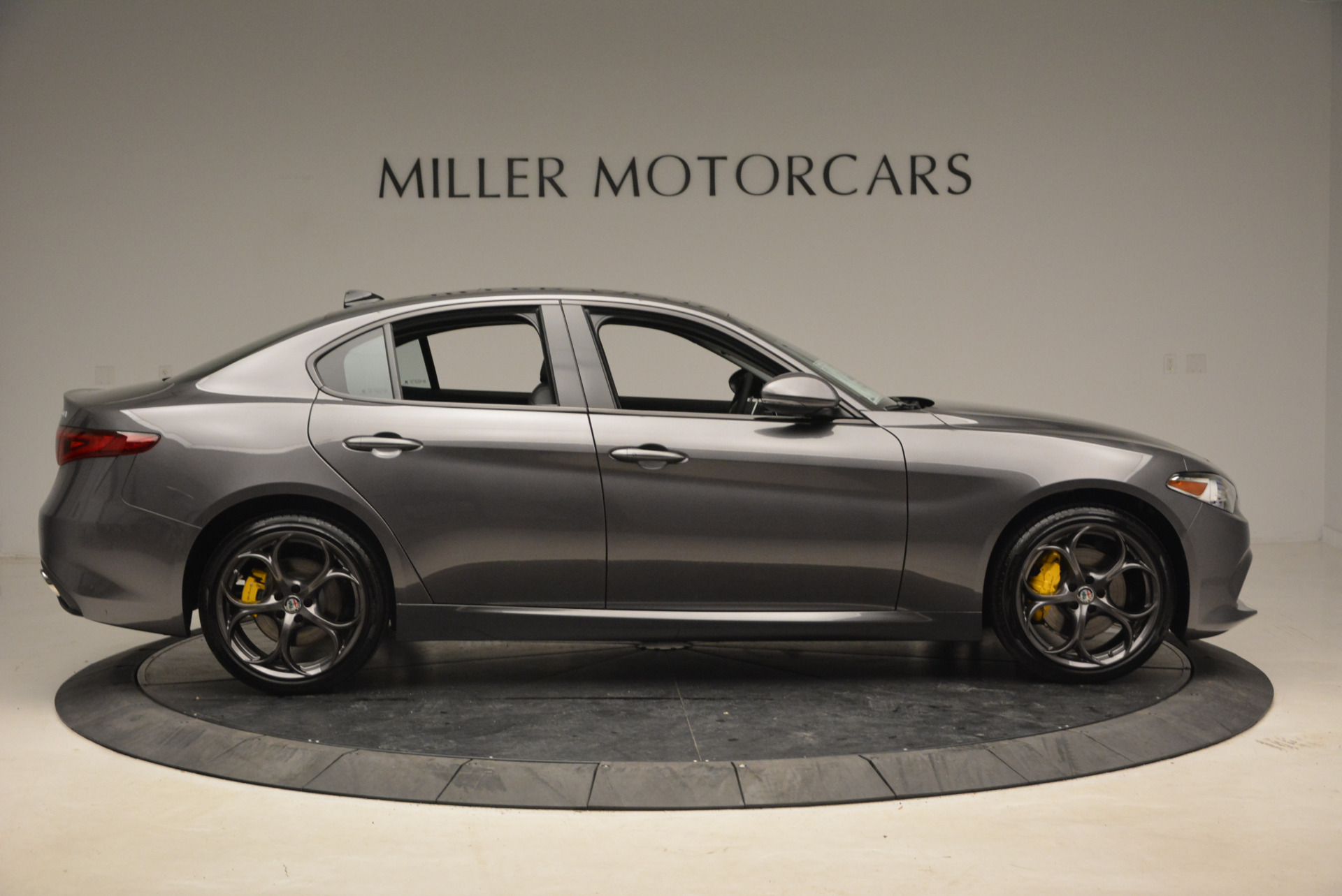 Used-2018-Alfa-Romeo-Giulia-Ti-Sport-Q4