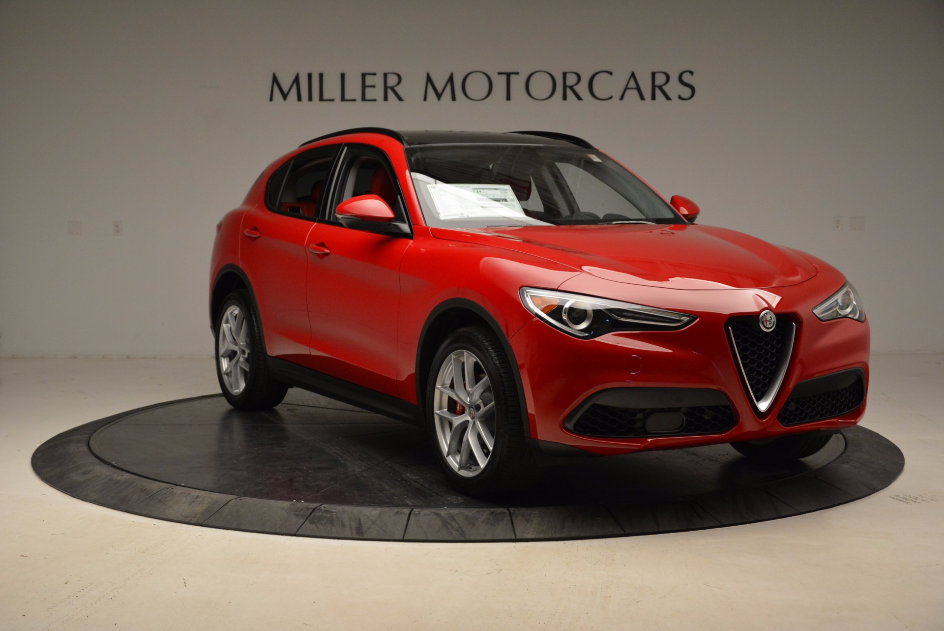 New-2018-Alfa-Romeo-Stelvio-Sport-Q4