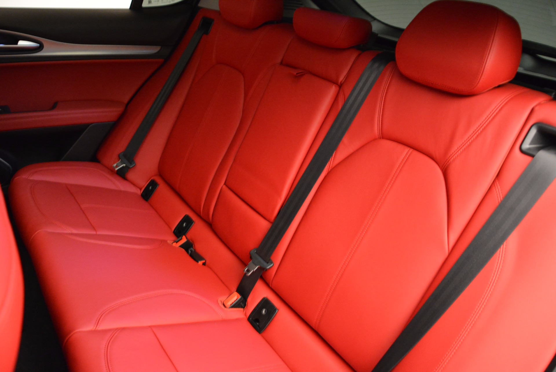 New-2018-Alfa-Romeo-Stelvio-Sport-Q4